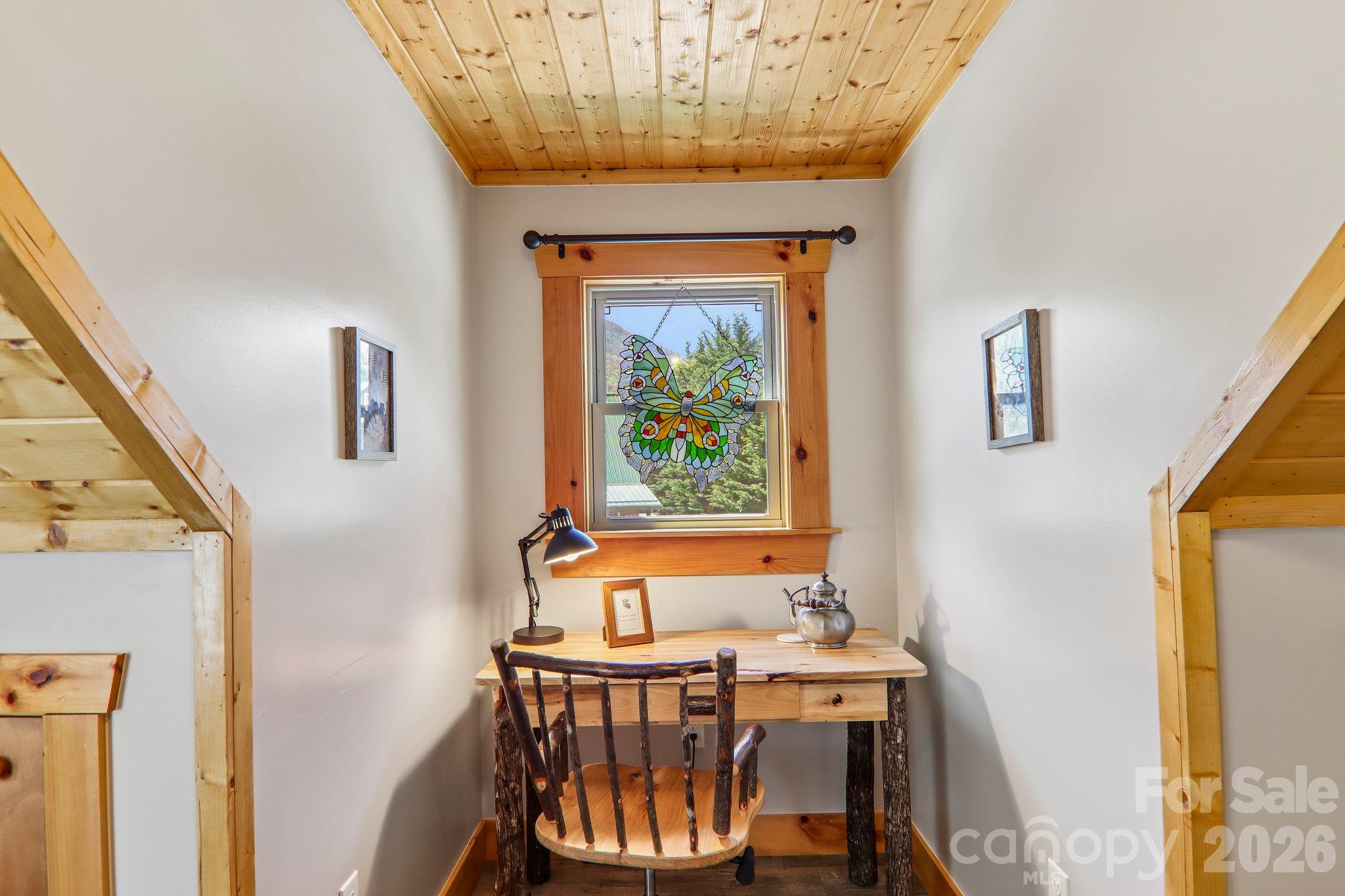 589 Panoramic Loop Property Photo 37