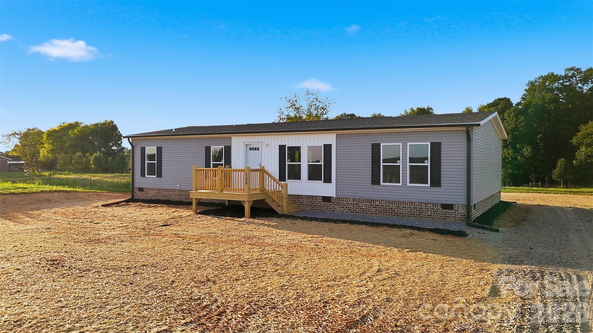 136 Speaks Road Property Photo 4