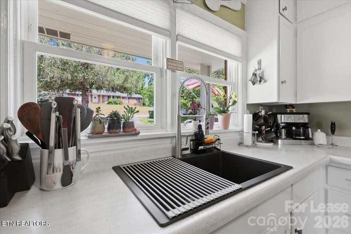 1604 Linda Lane Property Photo 4