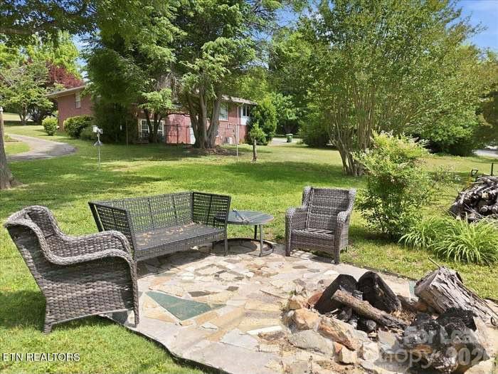 1604 Linda Lane Property Photo 5