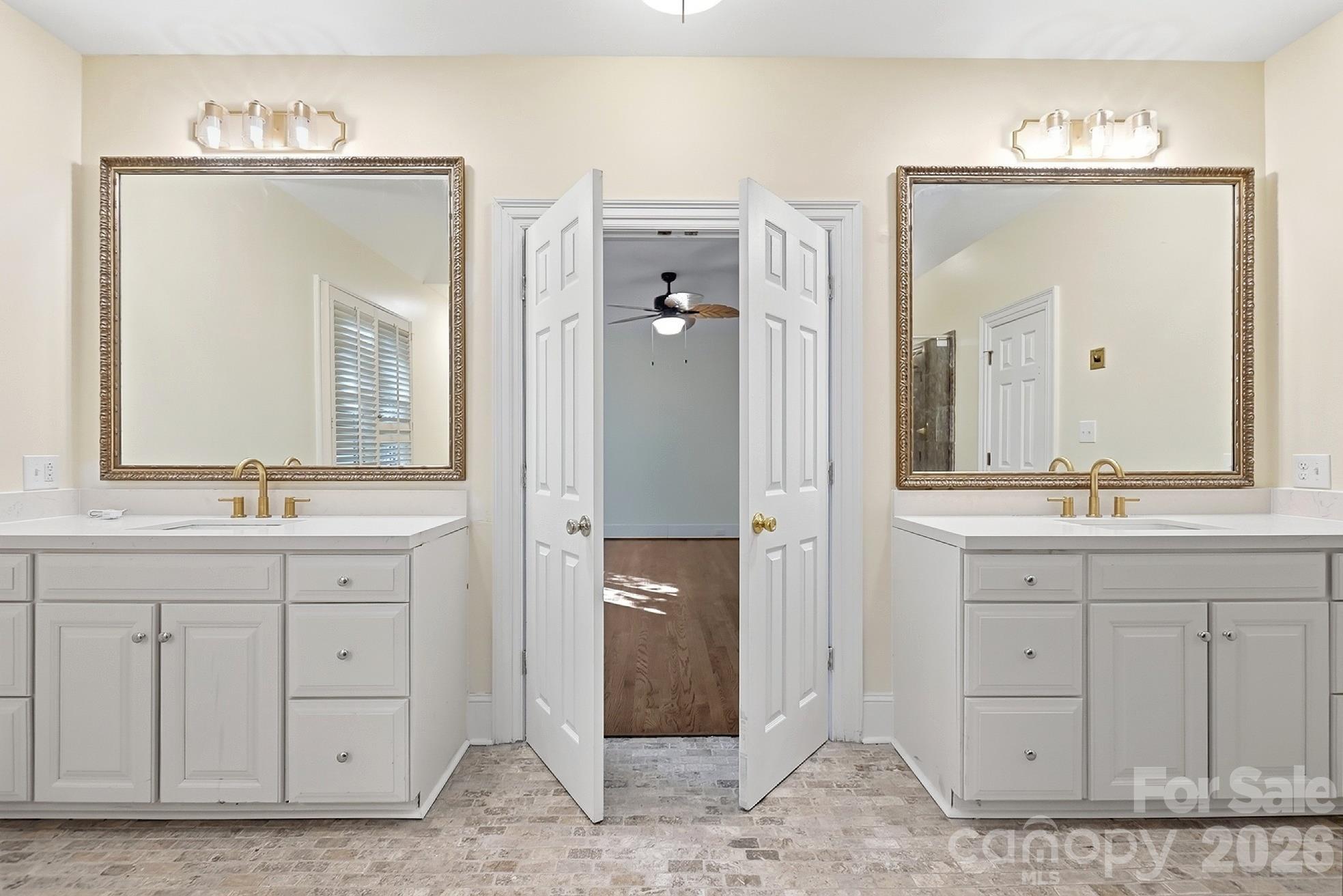 3501 Castellaine Drive Property Photo 13