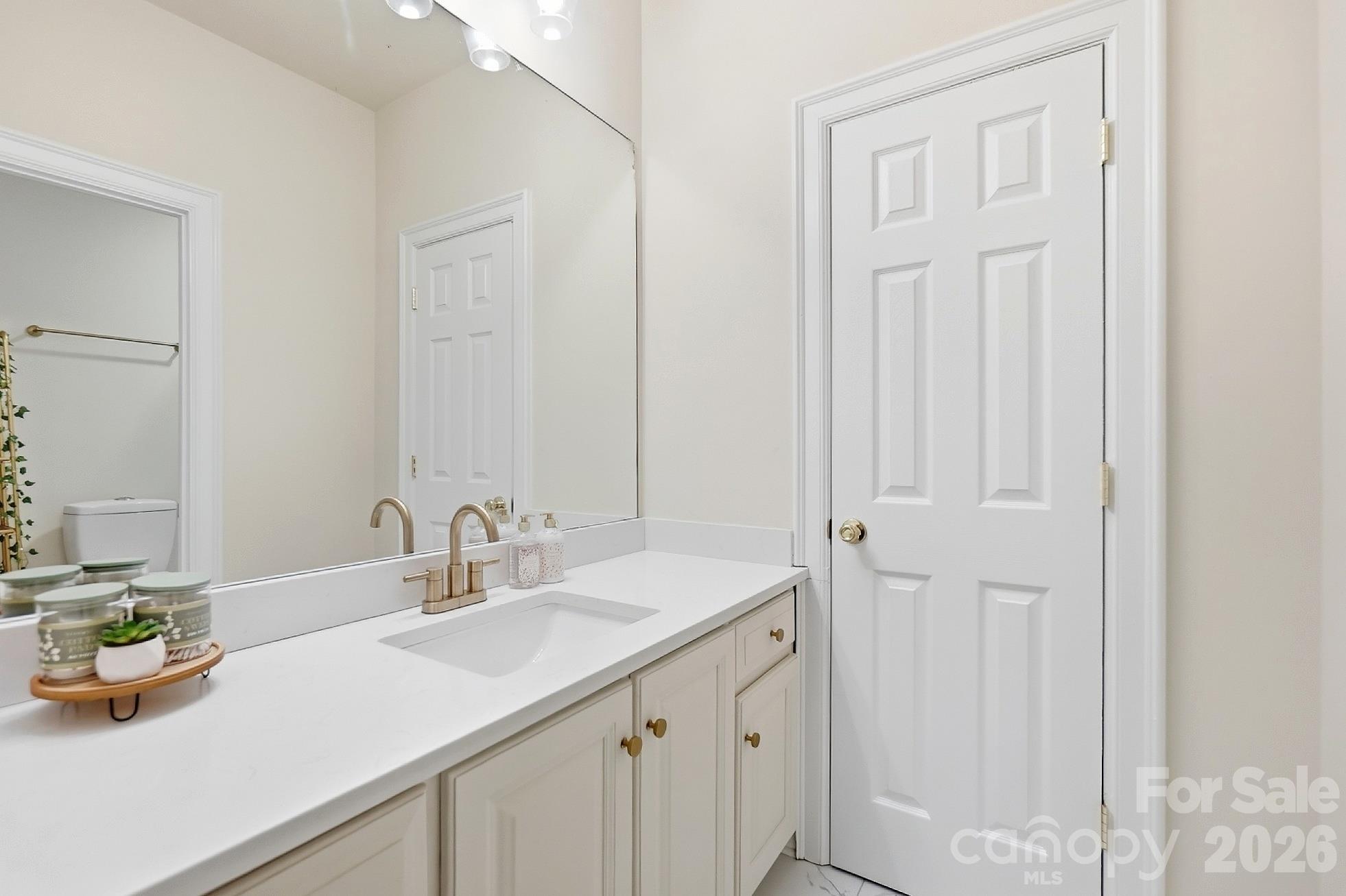 3501 Castellaine Drive Property Photo 28