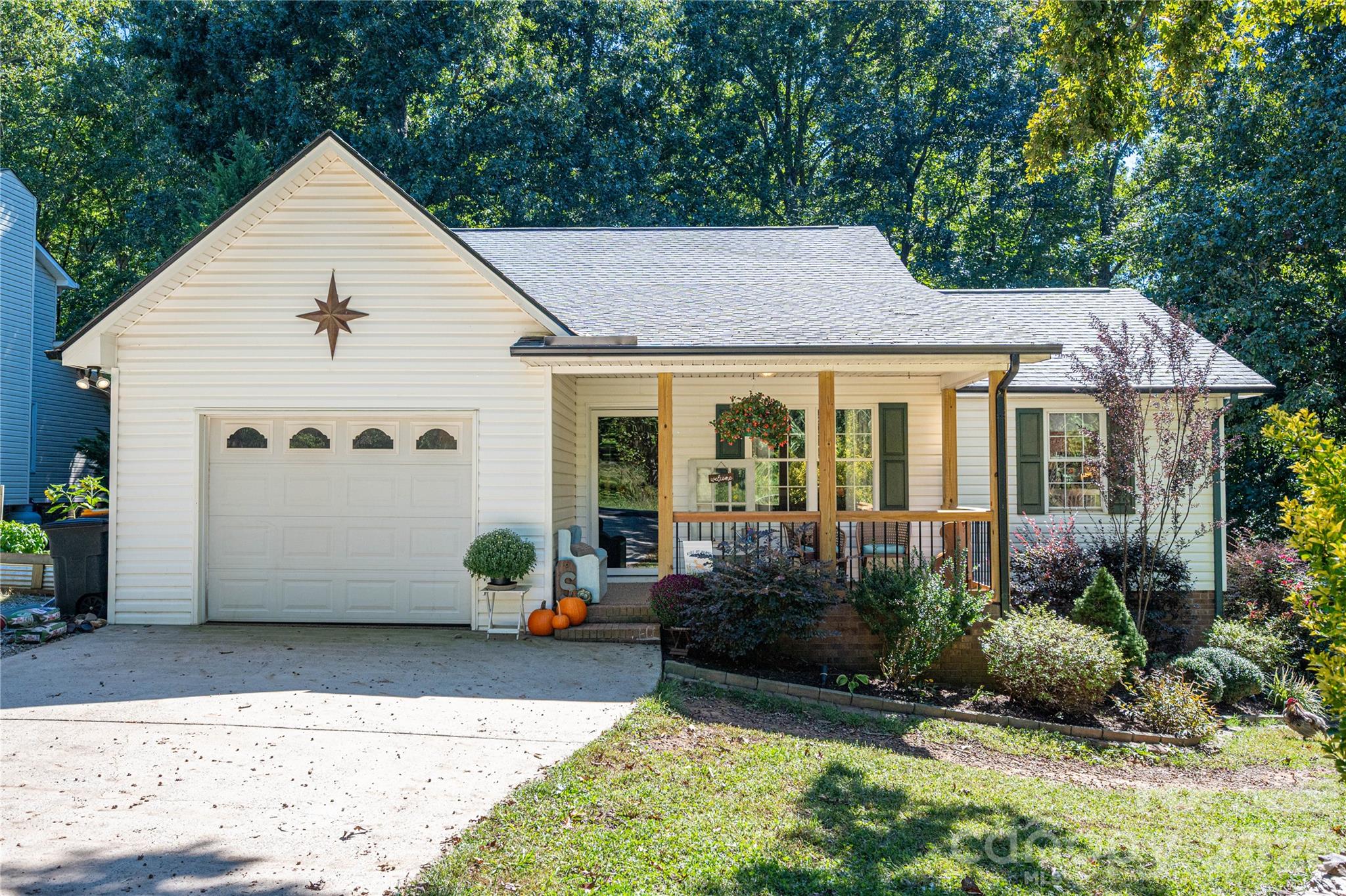 7180 Forney Hill Road Property Photo 1