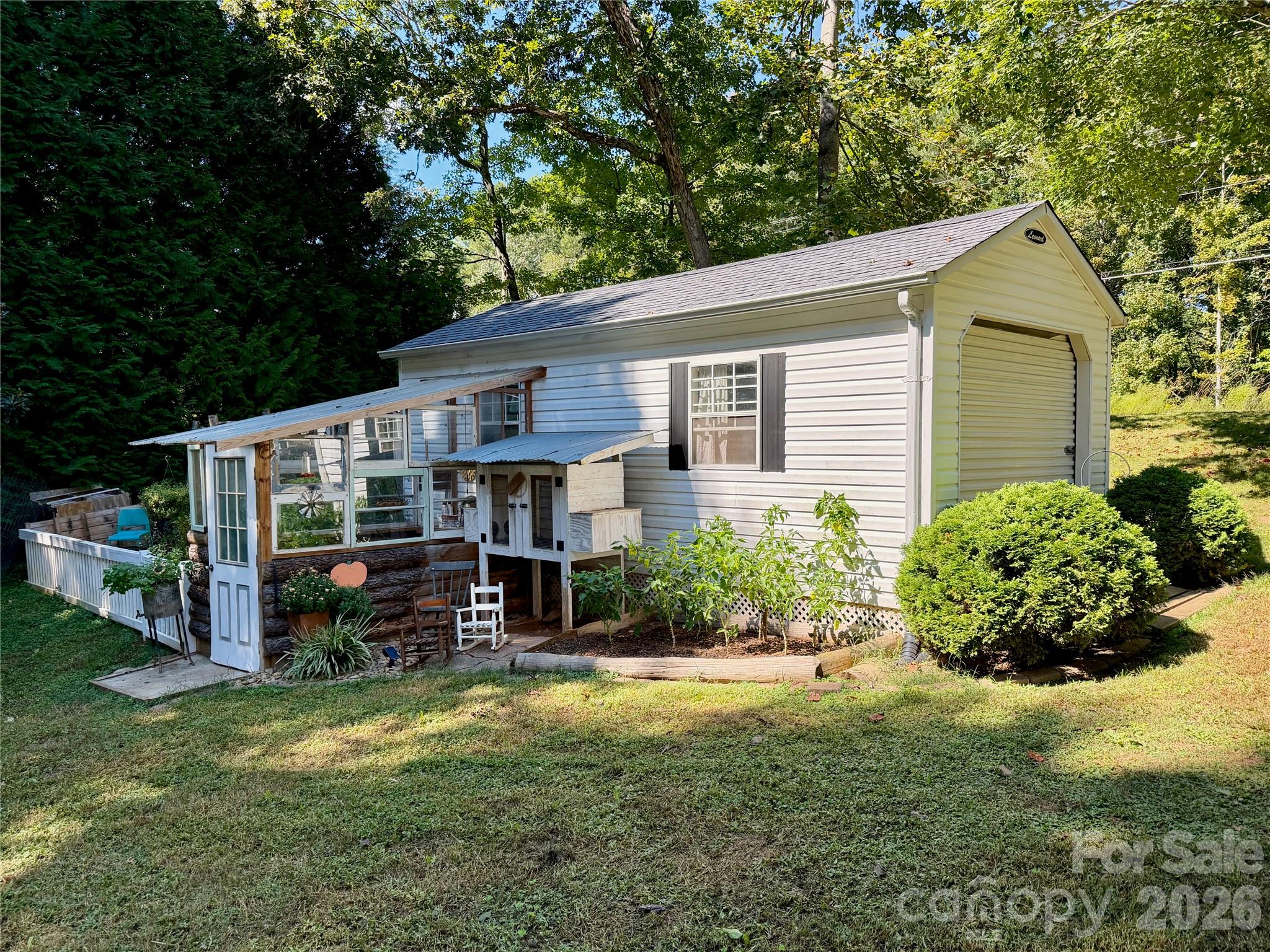 7180 Forney Hill Road Property Photo 3