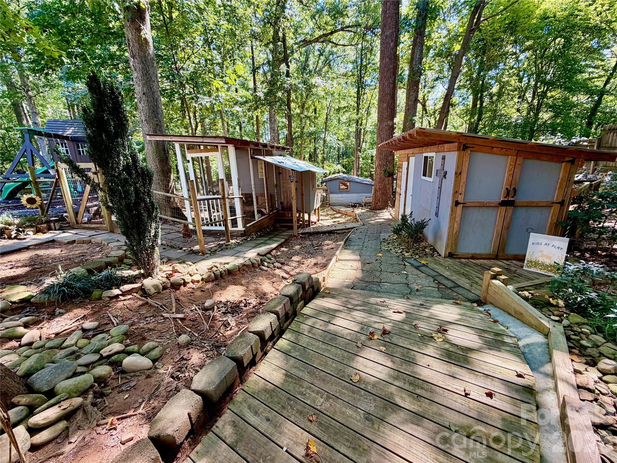 7180 Forney Hill Road Property Photo 5