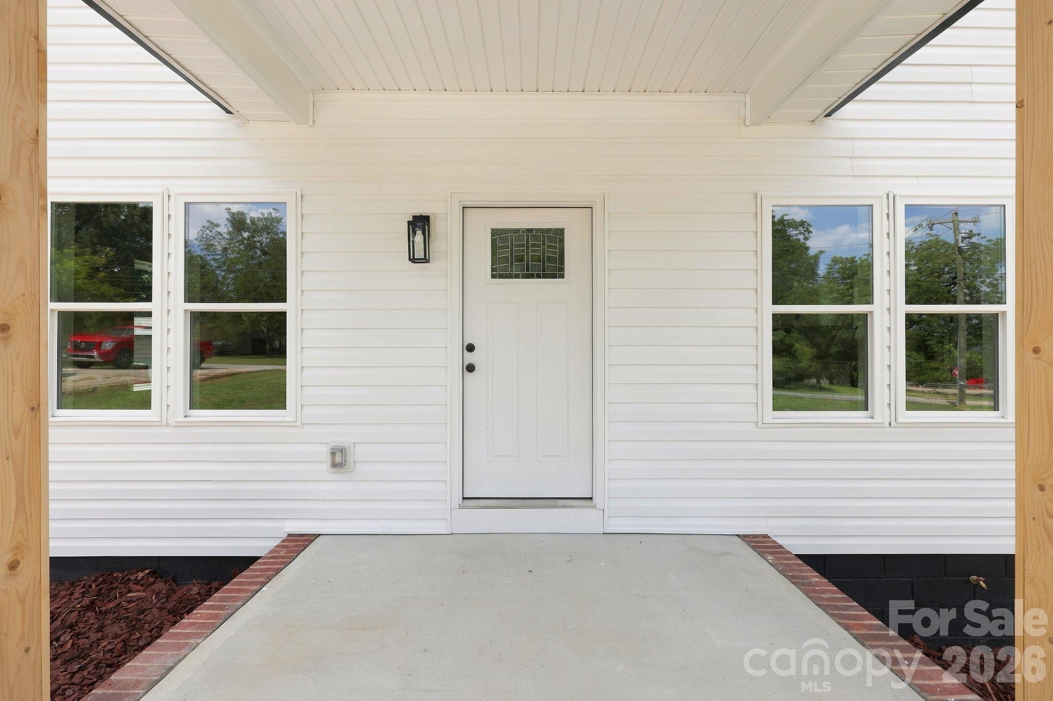 1211 Glenwood Avenue Property Photo 2