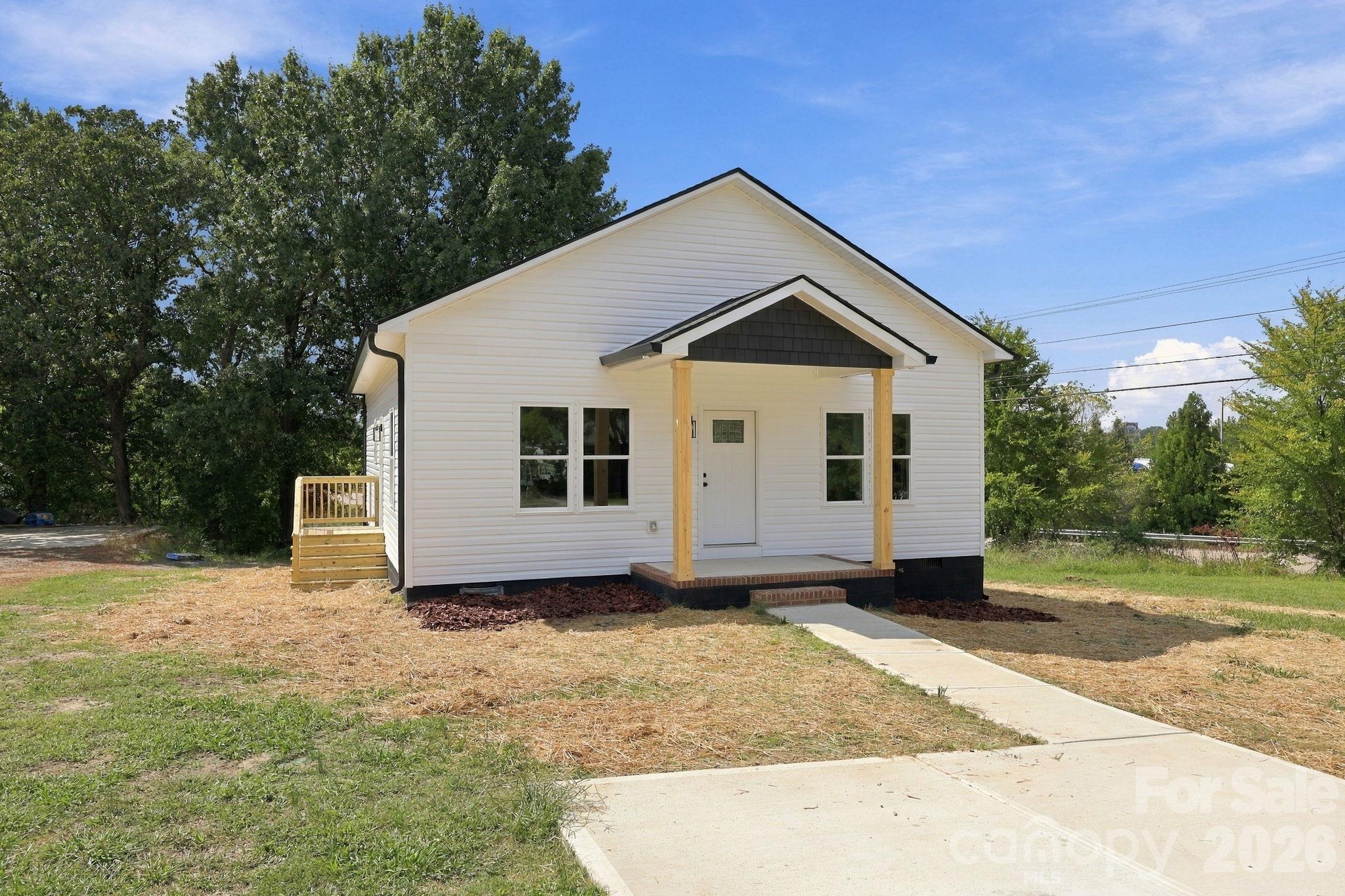 1211 Glenwood Avenue Property Photo 3