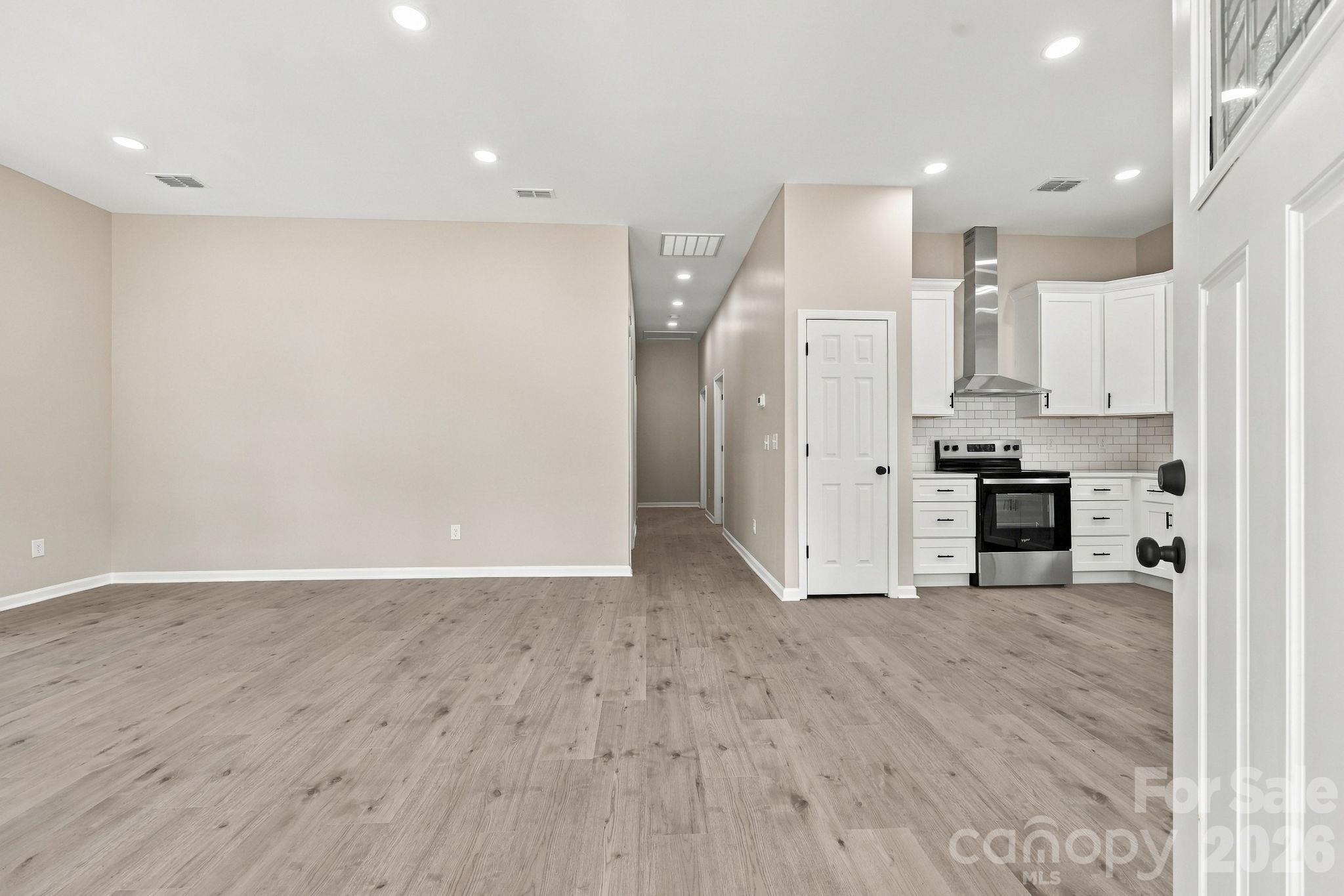 1211 Glenwood Avenue Property Photo 5