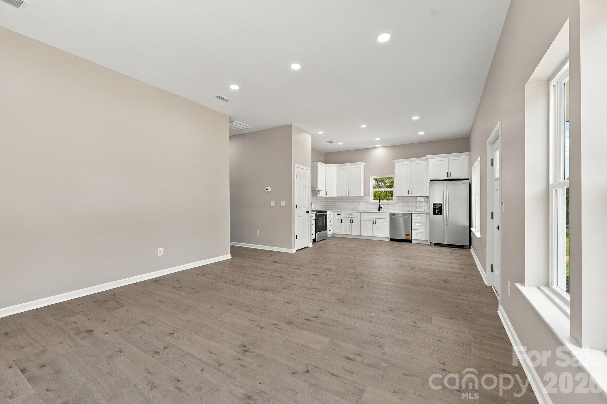 1211 Glenwood Avenue Property Photo 7