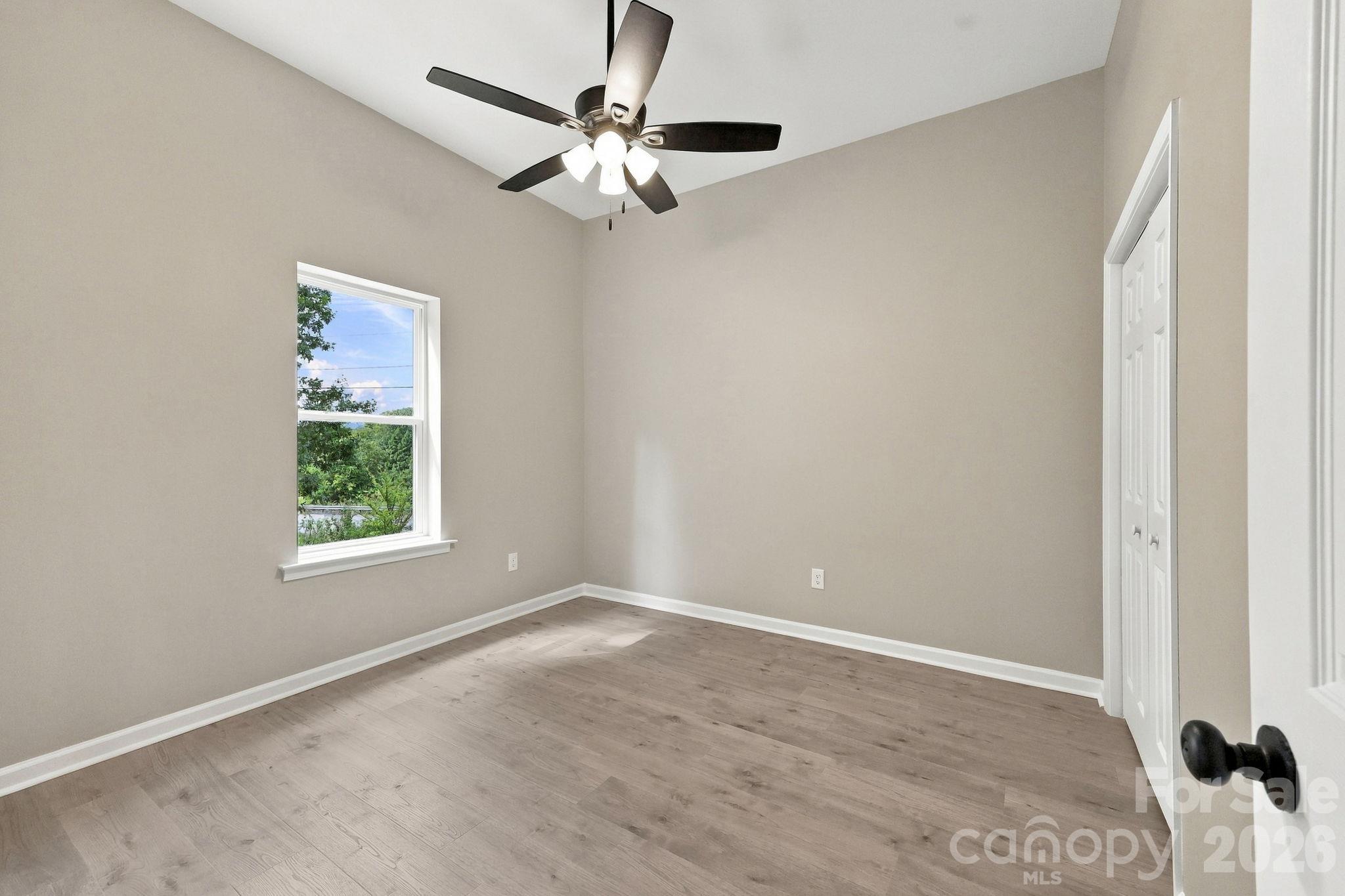 1211 Glenwood Avenue Property Photo 12