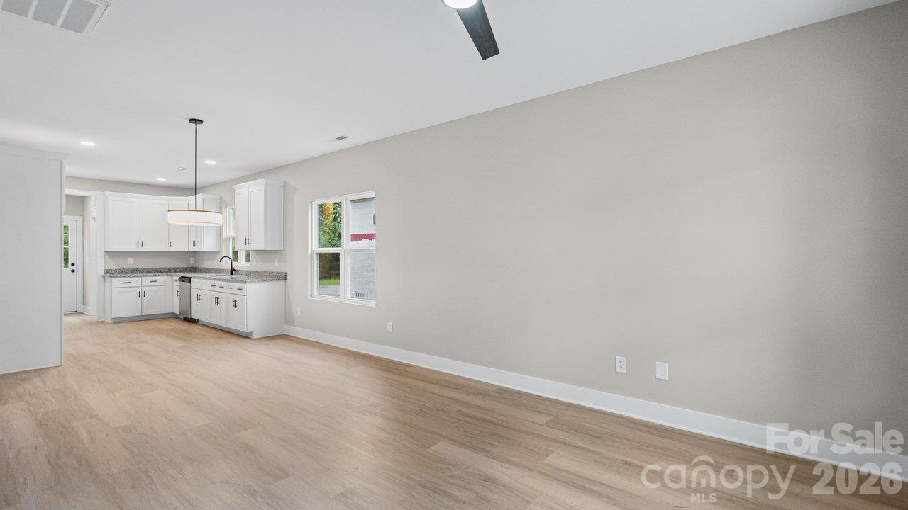 1014 Horah Street Property Photo 5