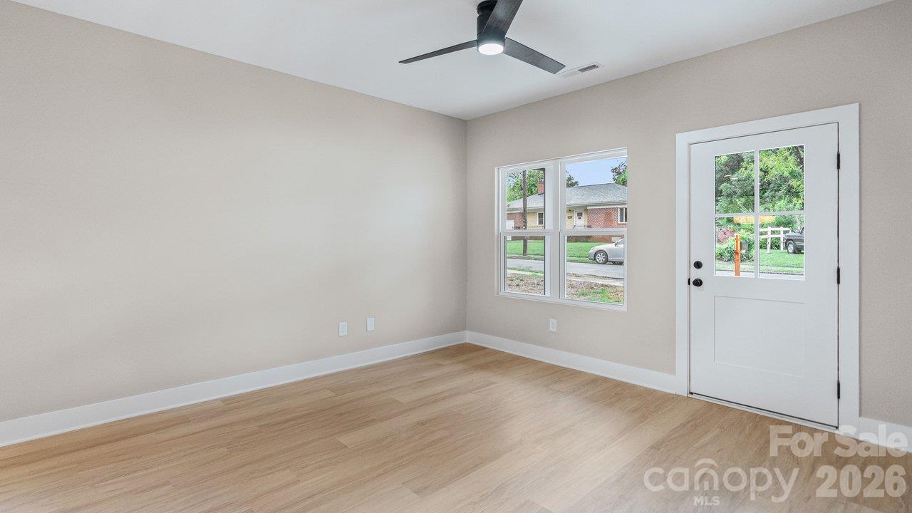 1014 Horah Street Property Photo 6