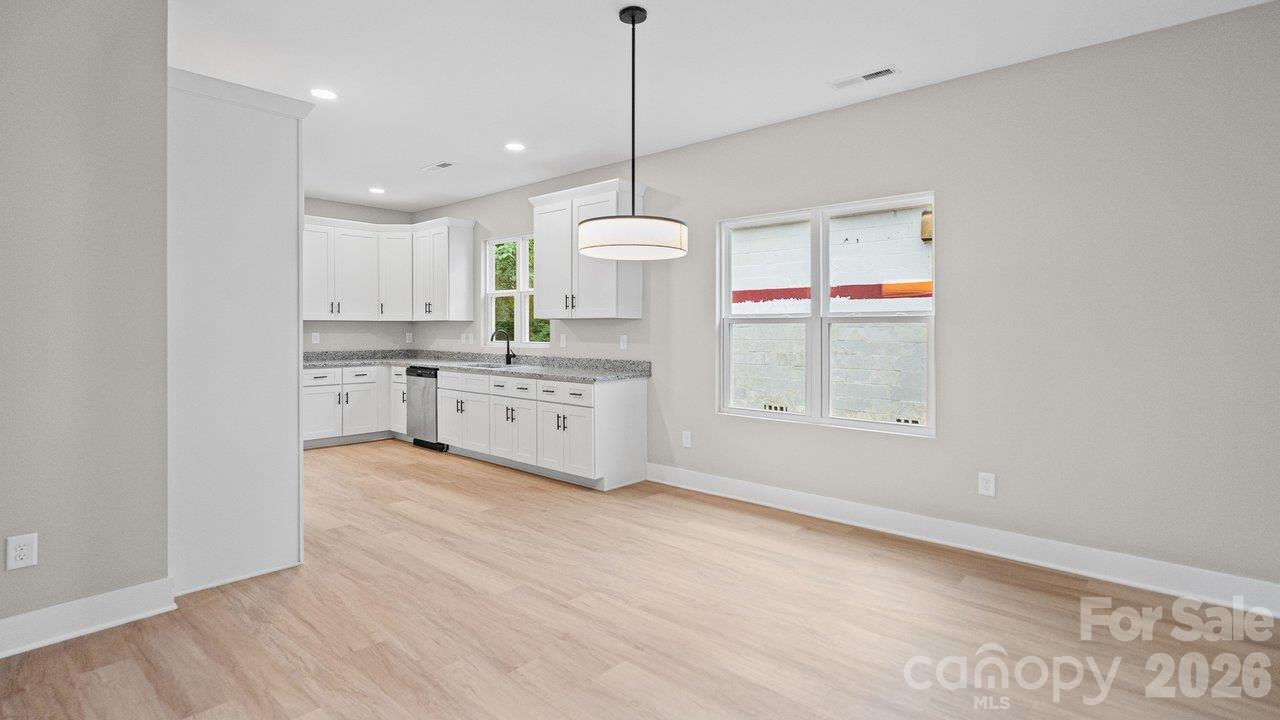 1014 Horah Street Property Photo 7
