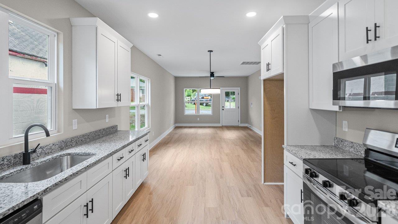 1014 Horah Street Property Photo 8