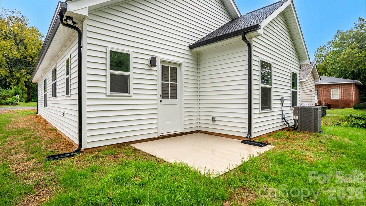 1014 Horah Street Property Photo 24