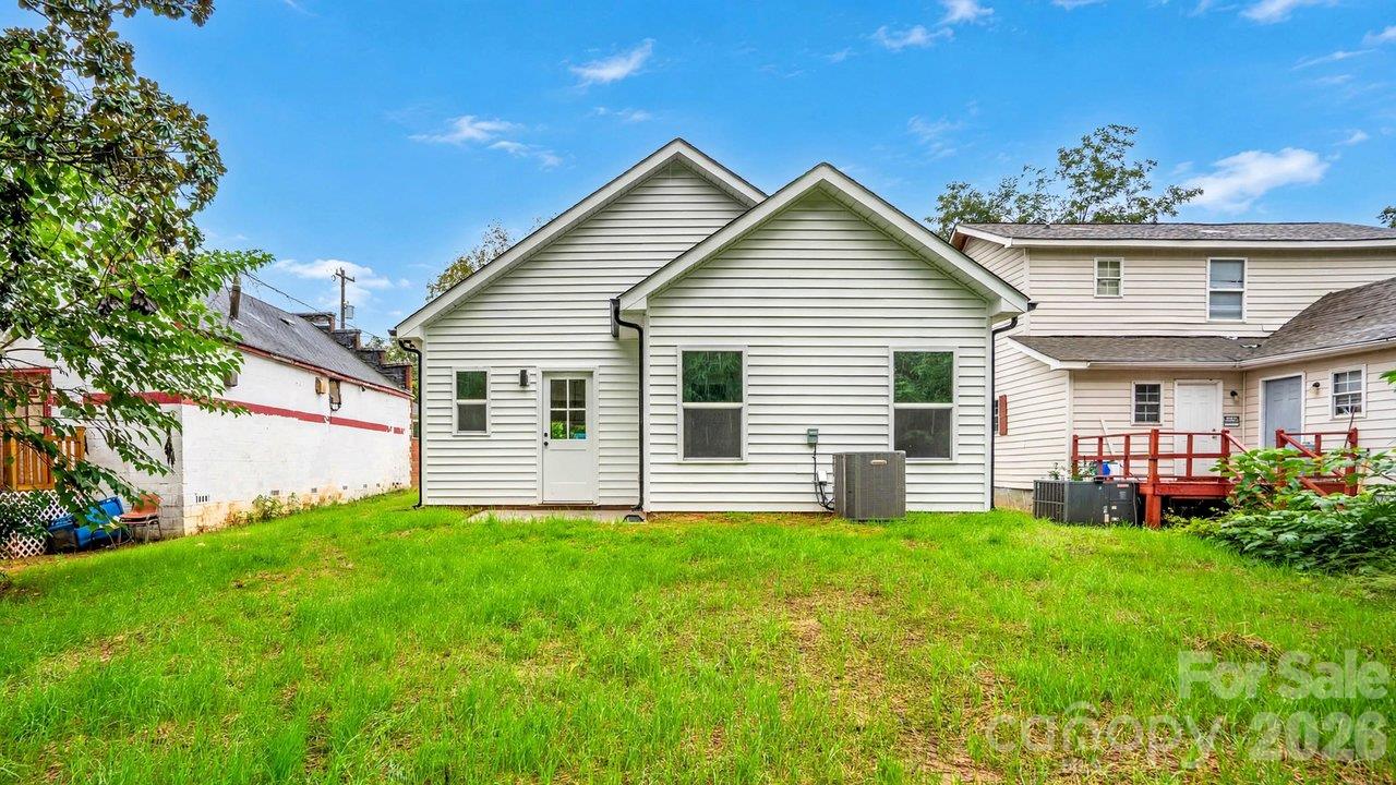 1014 Horah Street Property Photo 25