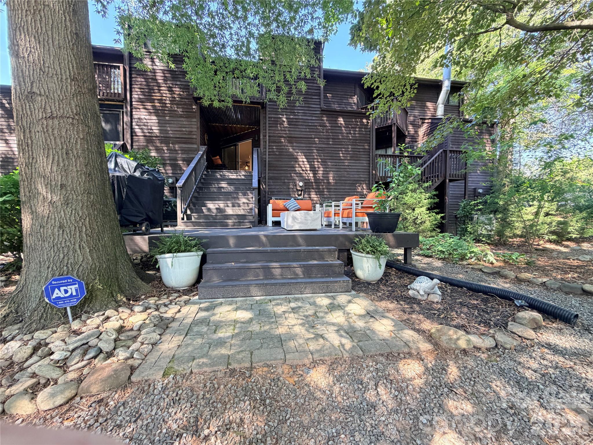 26 11th Avenue Property Photo 23