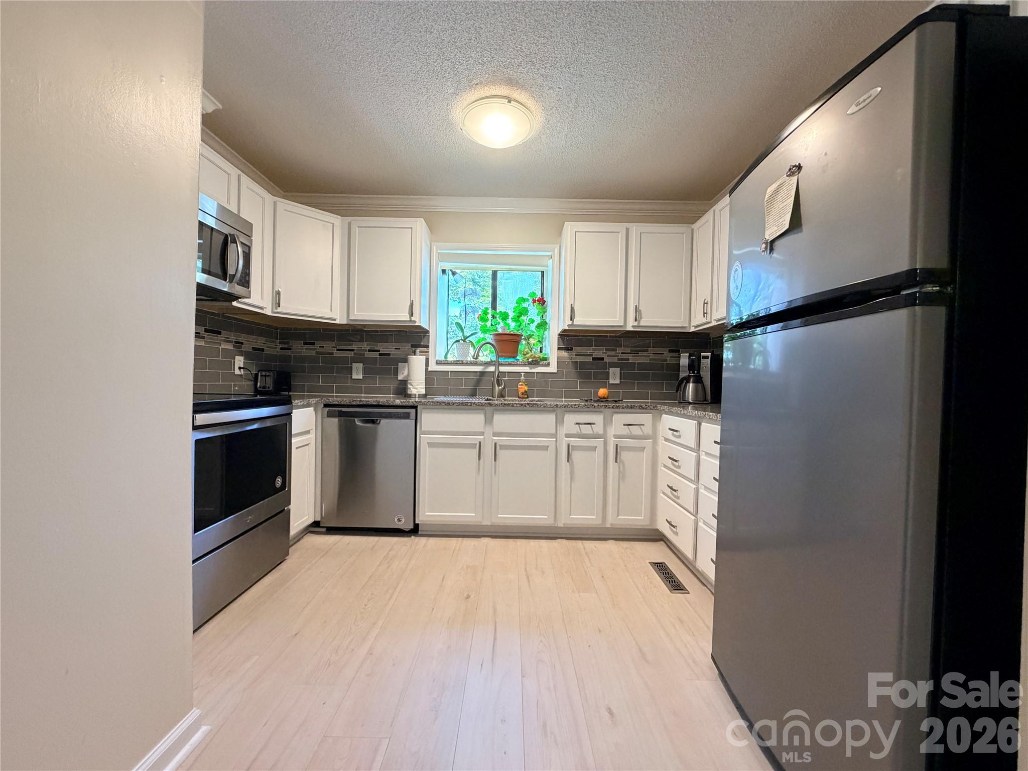 26 11th Avenue Property Photo 37