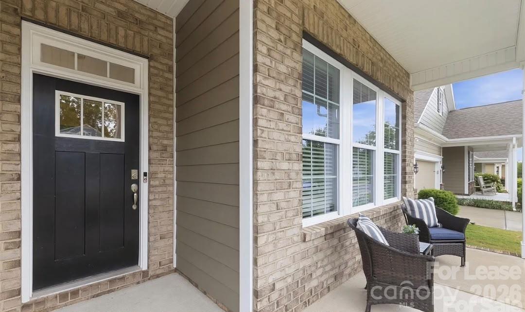 5021 Lydney Lane Property Photo 2