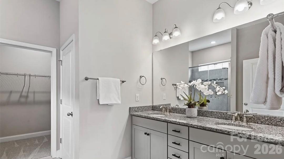 5021 Lydney Lane Property Photo 10