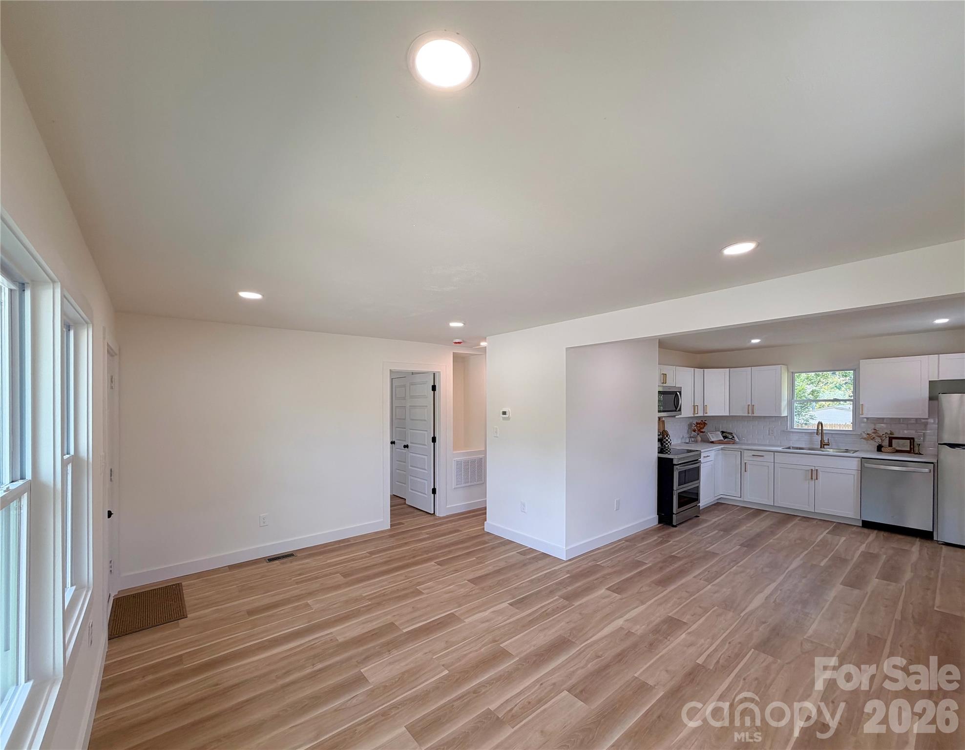 108 Willow Lake Road Property Photo 12