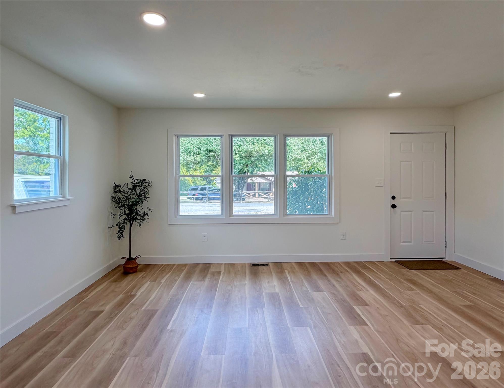 108 Willow Lake Road Property Photo 15