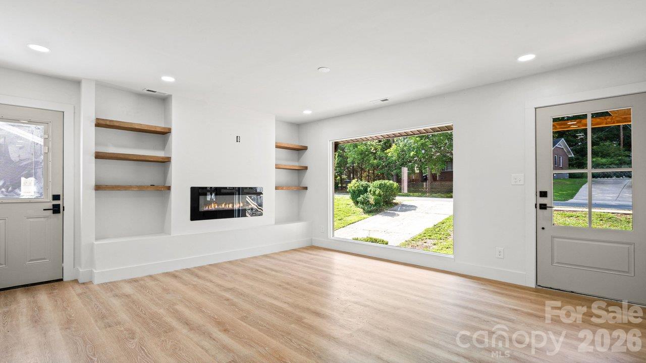 3320 Winterfield Place Property Photo 10