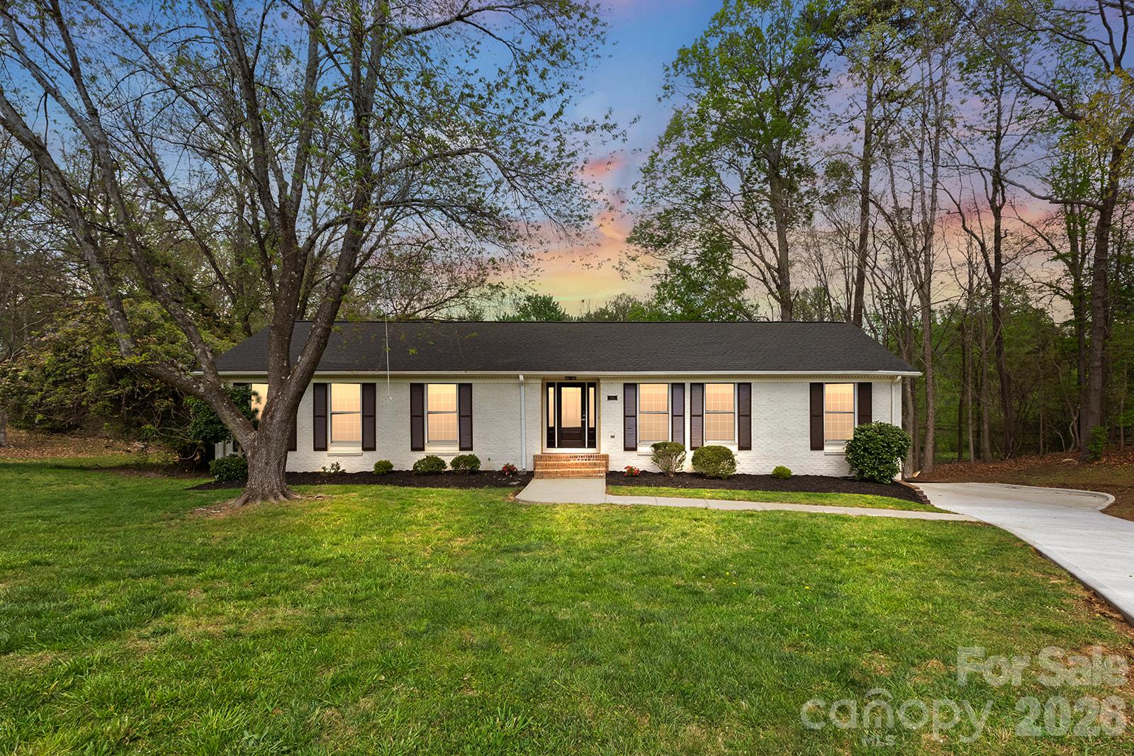 100 Chadmore Drive 17 Property Photo 1