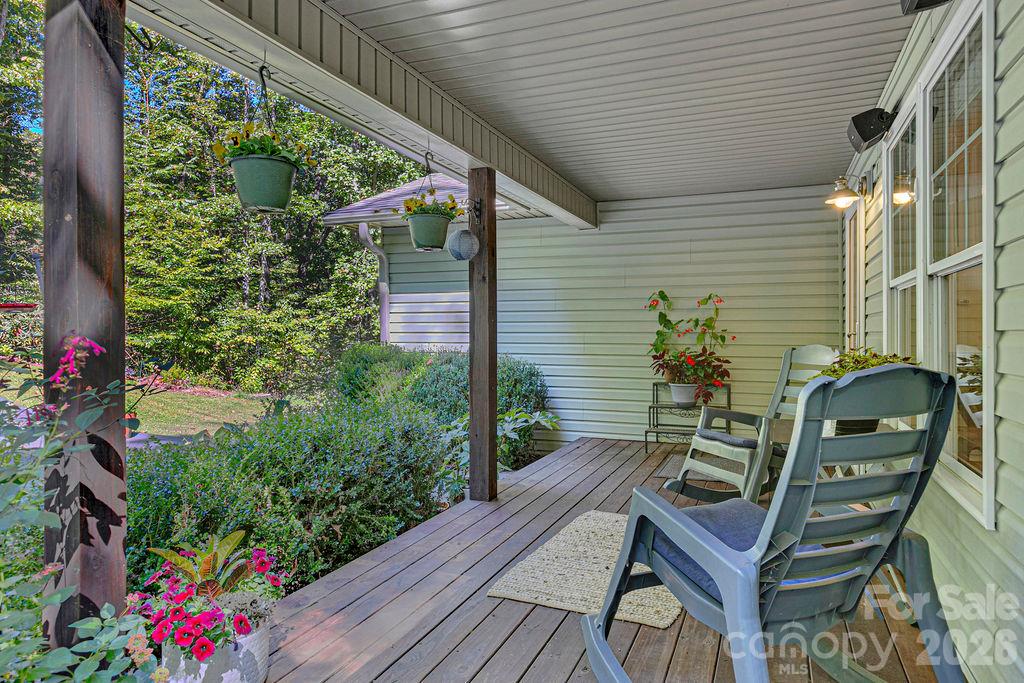 125 Rollins Place Road Property Photo 3