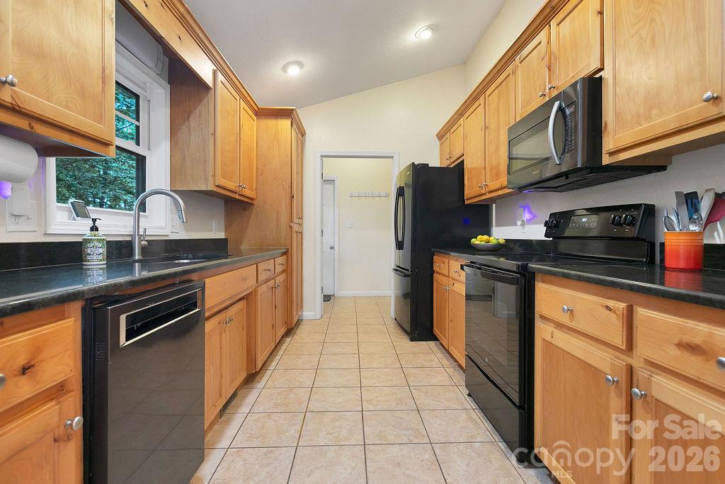 125 Rollins Place Road Property Photo 18