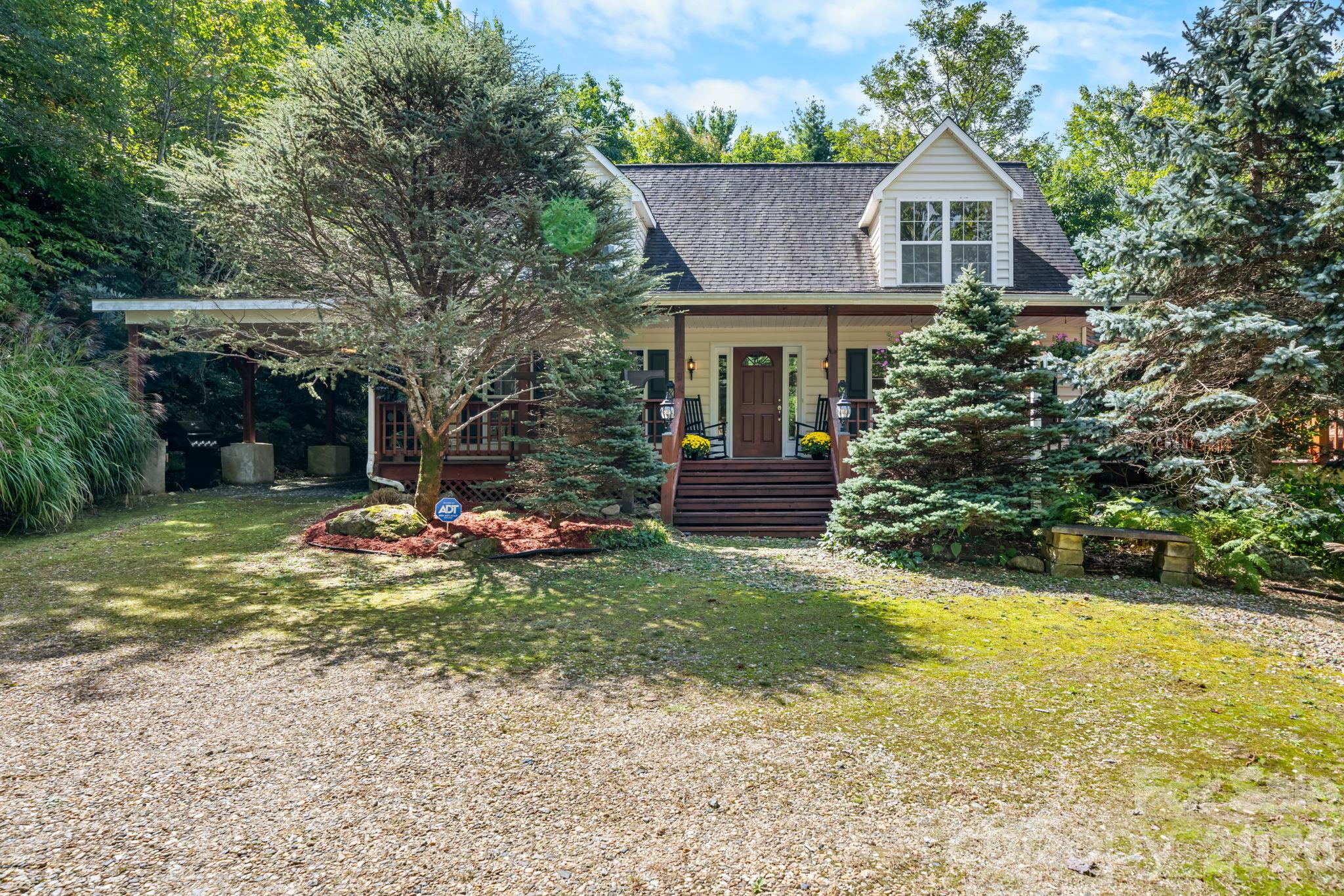 1056 Old Hampton Road Property Photo 1