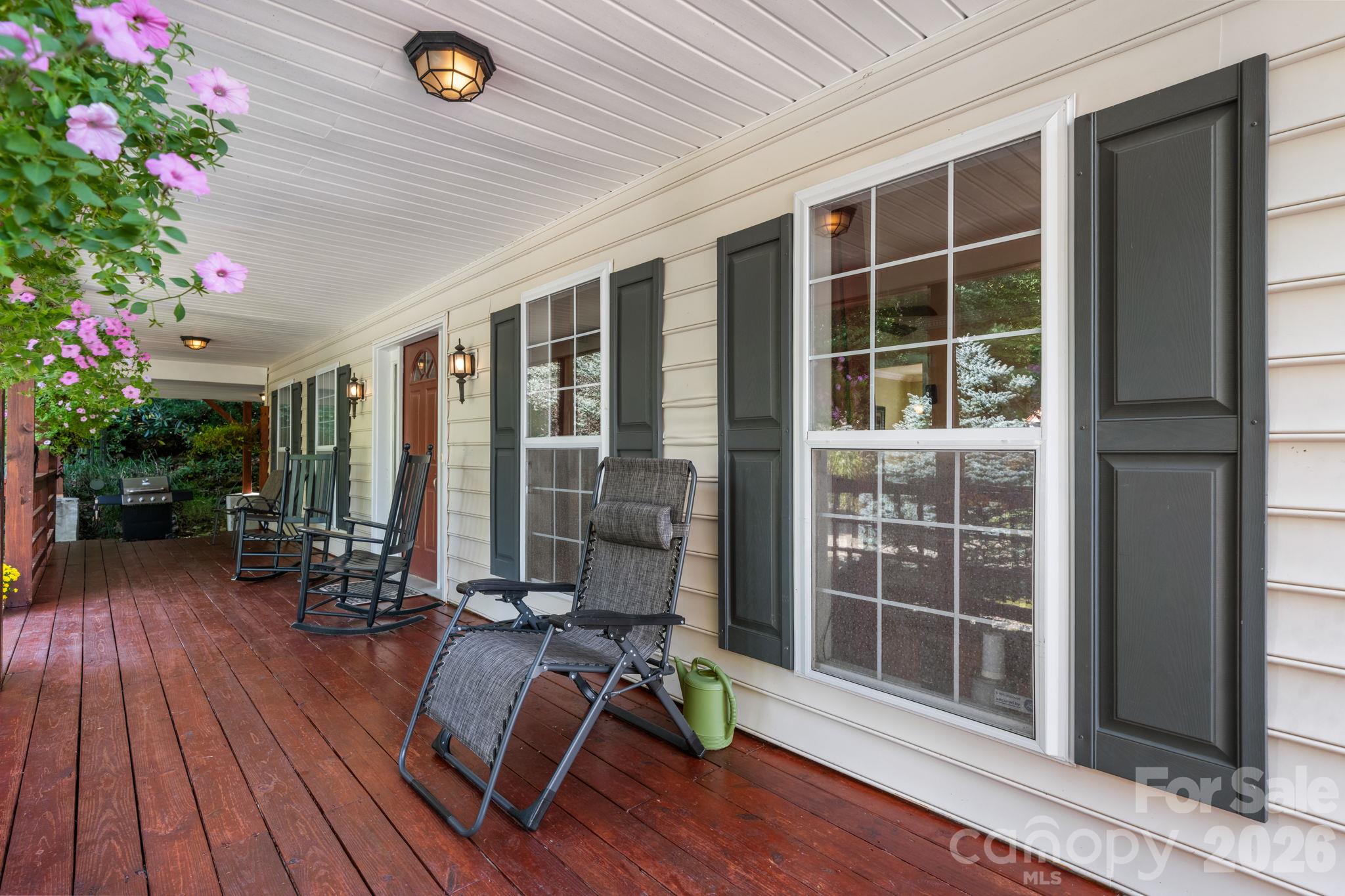 1056 Old Hampton Road Property Photo 4