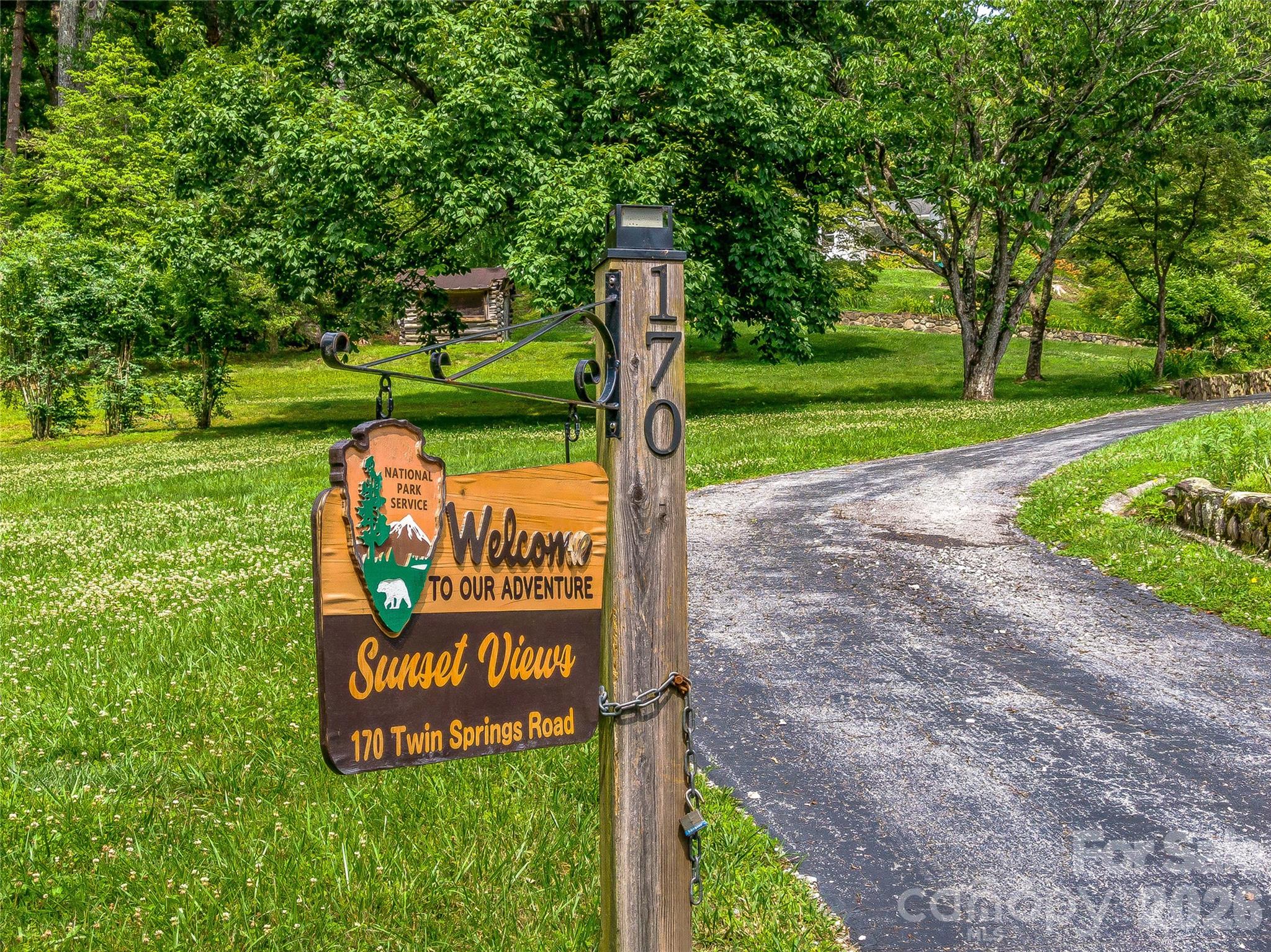 170 Twin Springs Road Property Photo 5