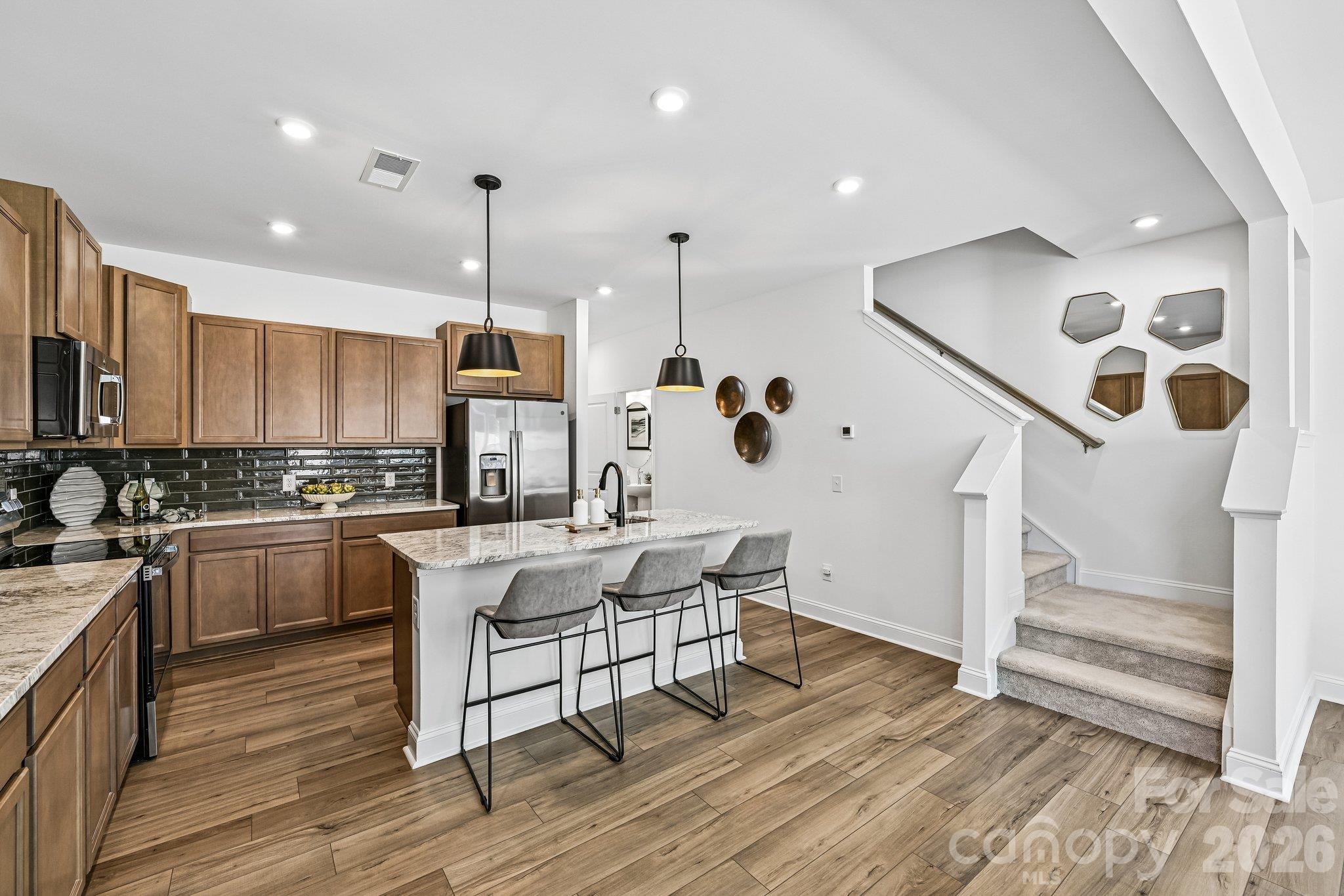 7533 Ethora Way Property Photo 6