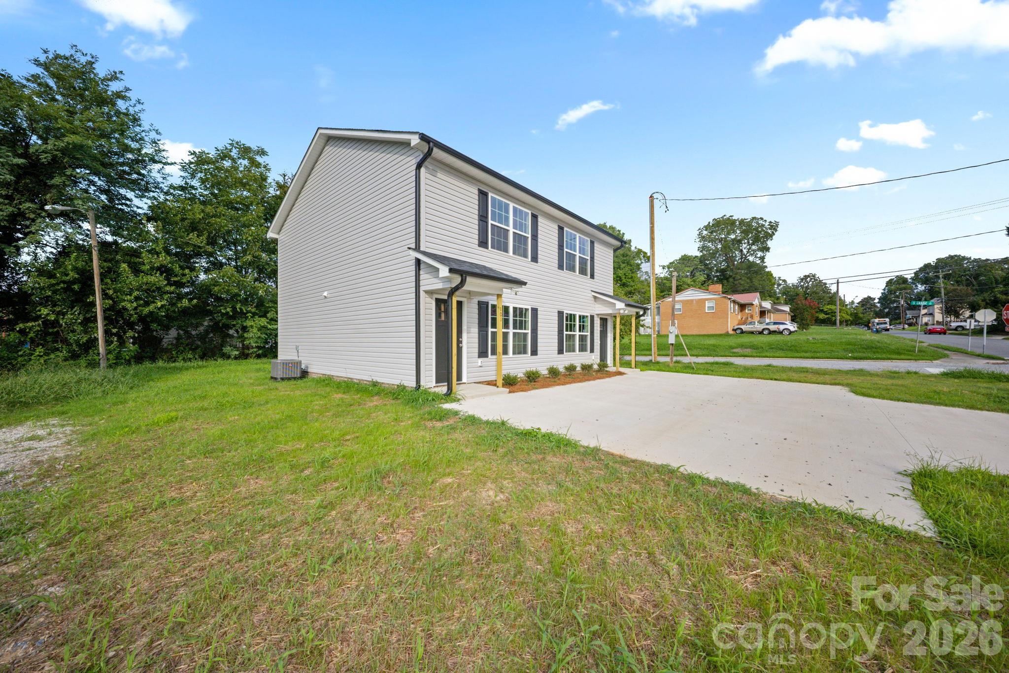 700 W Horah Street Property Photo 2