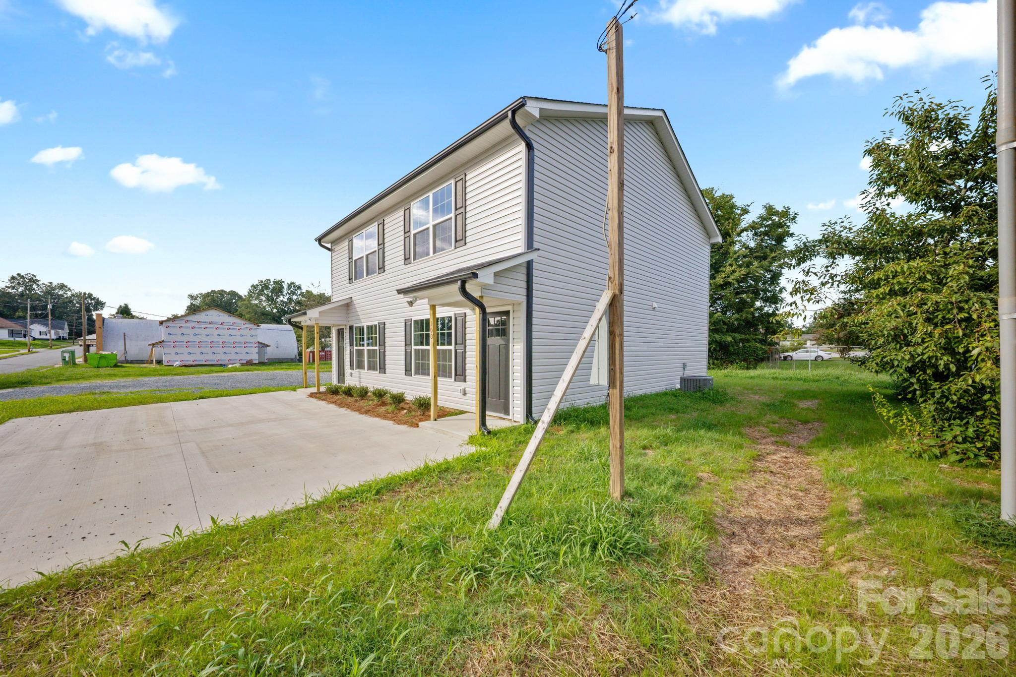700 W Horah Street Property Photo 3