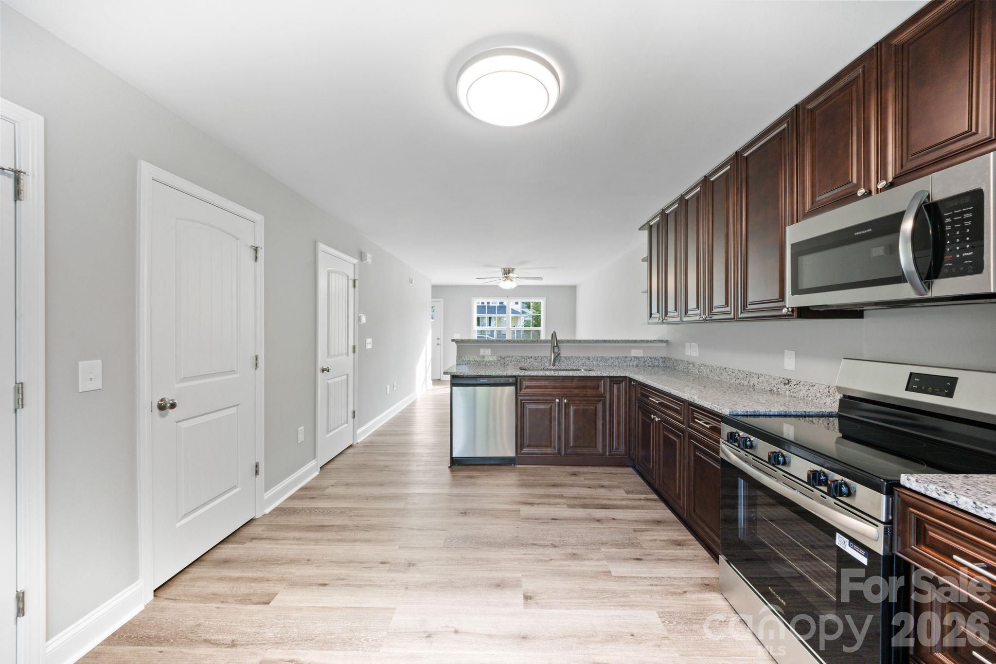 700 W Horah Street Property Photo 10