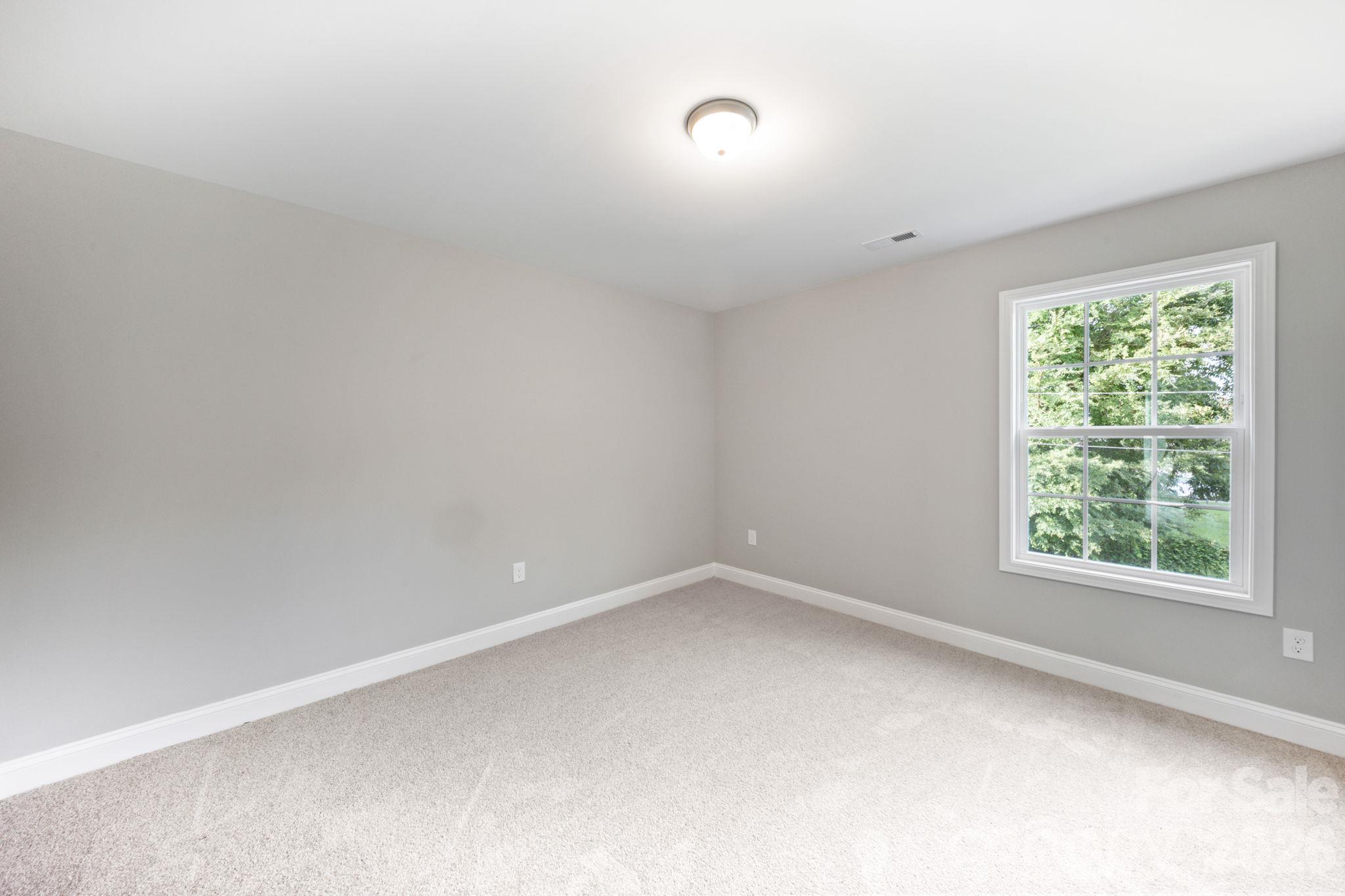 700 W Horah Street Property Photo 15