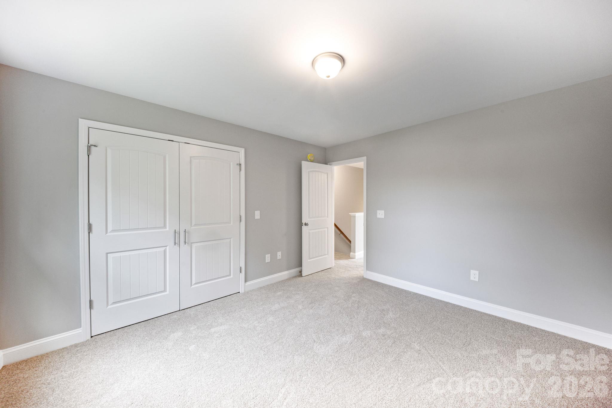 700 W Horah Street Property Photo 16