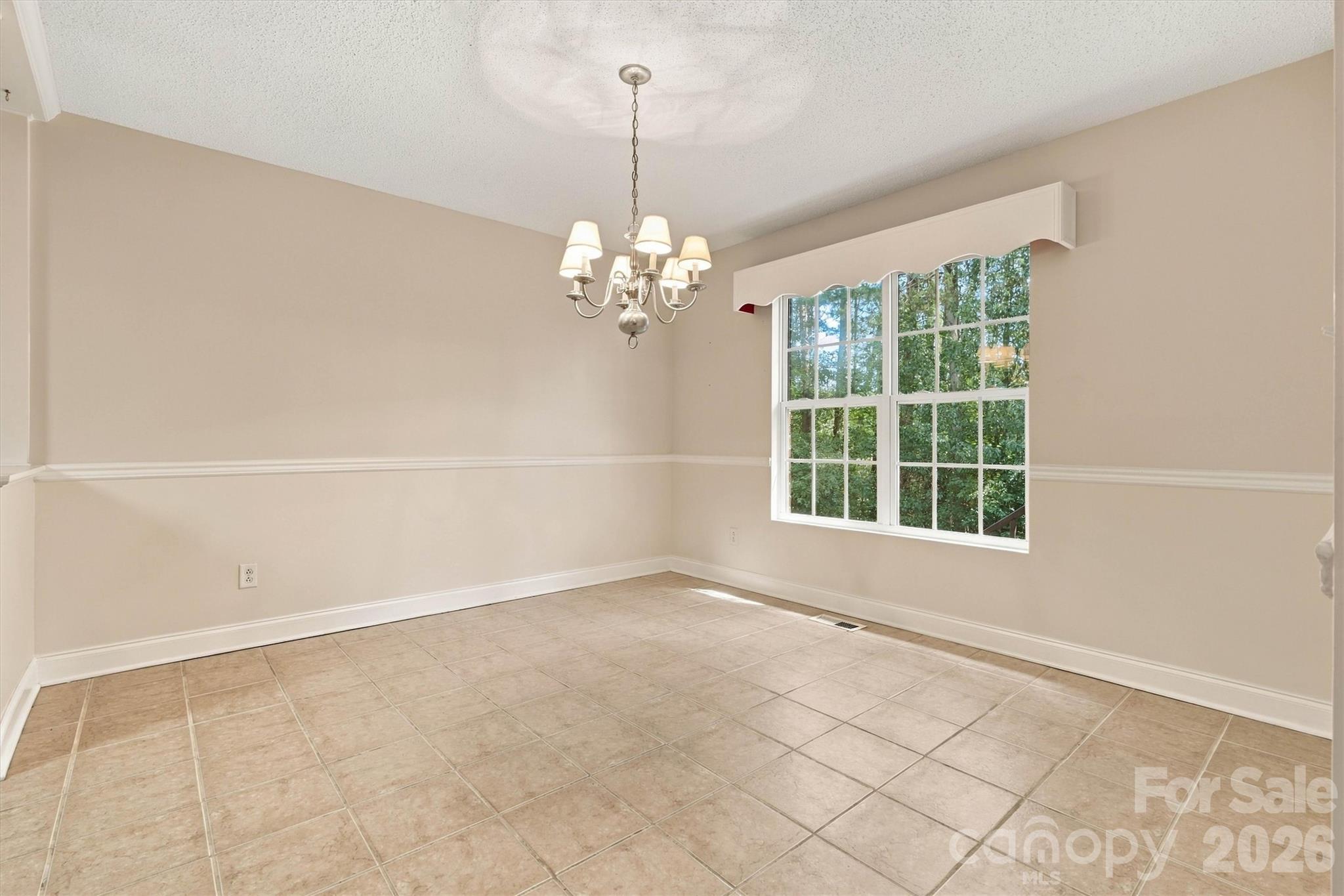 3656 Woodgreen Drive Property Photo 9