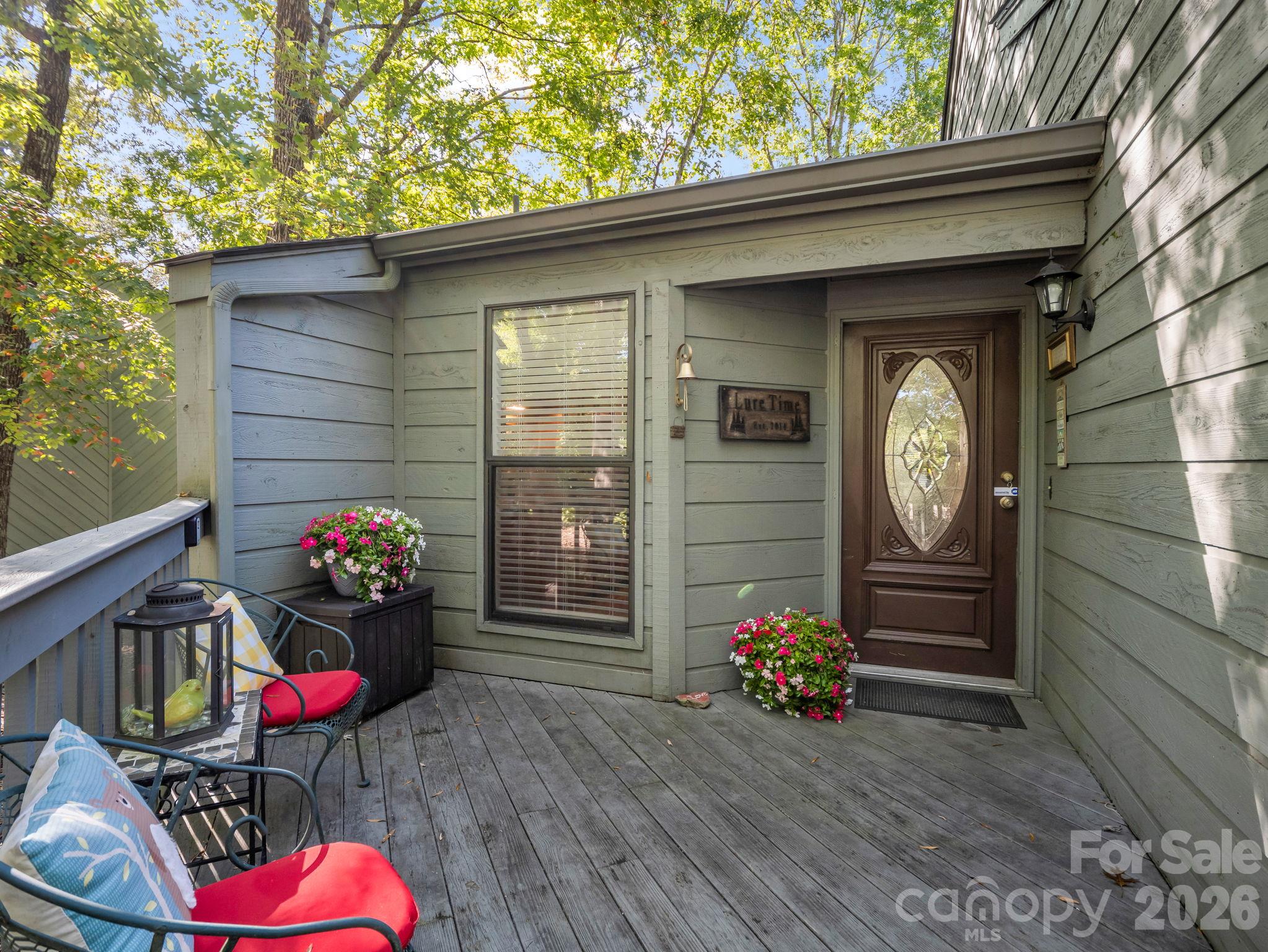 121 Quail Run Court 1629 Property Photo 3