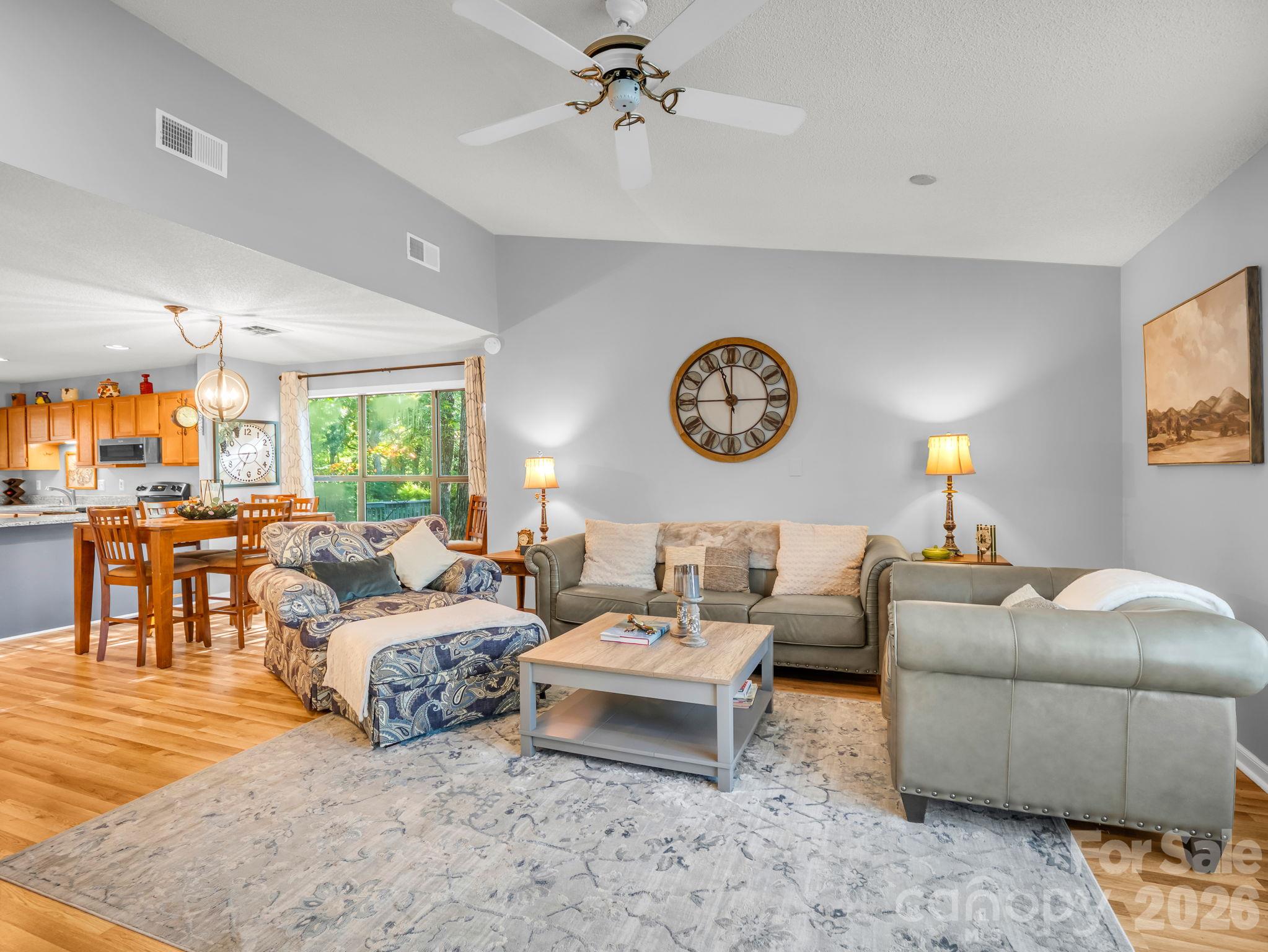 121 Quail Run Court 1629 Property Photo 4