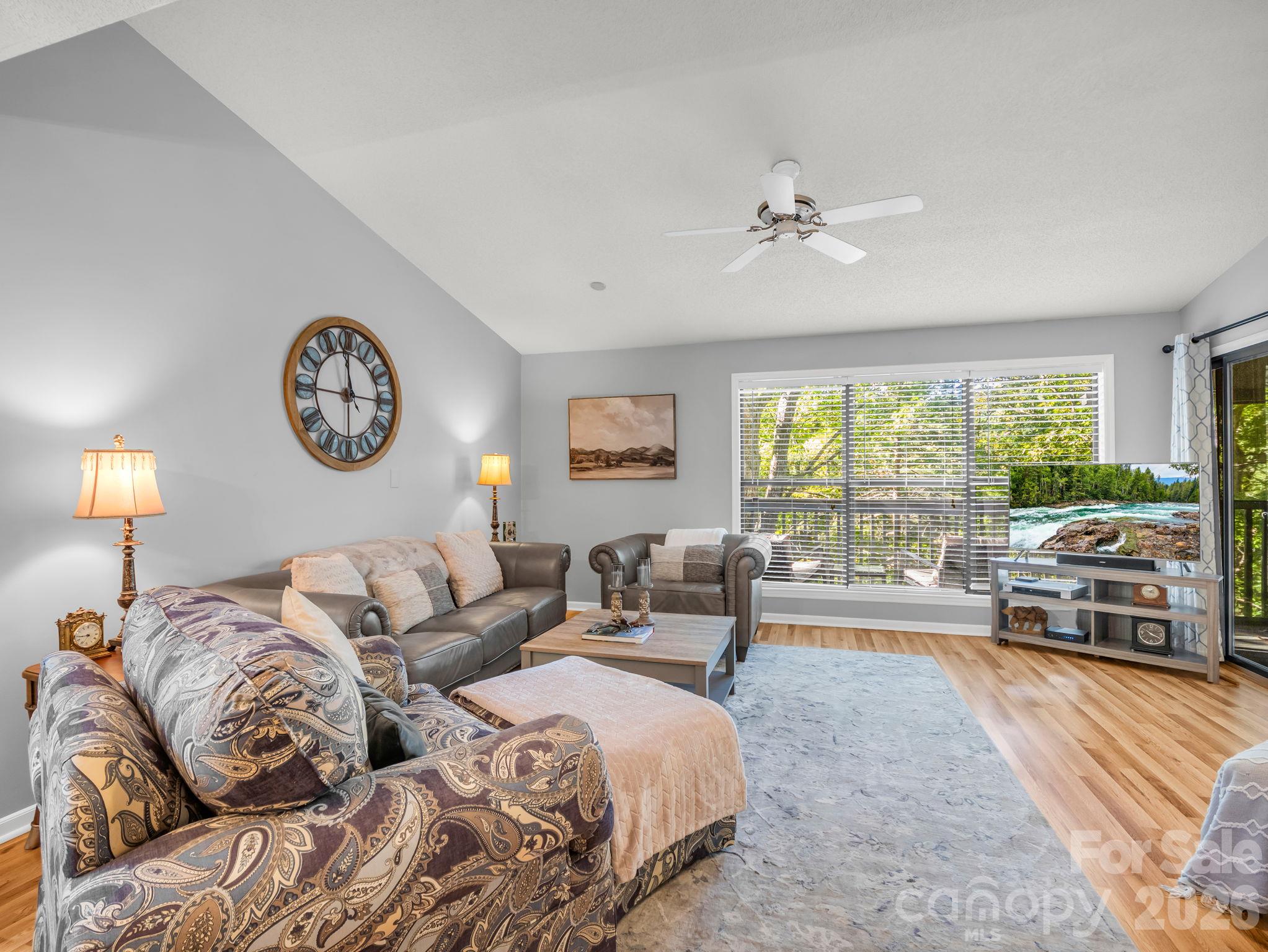 121 Quail Run Court 1629 Property Photo 6