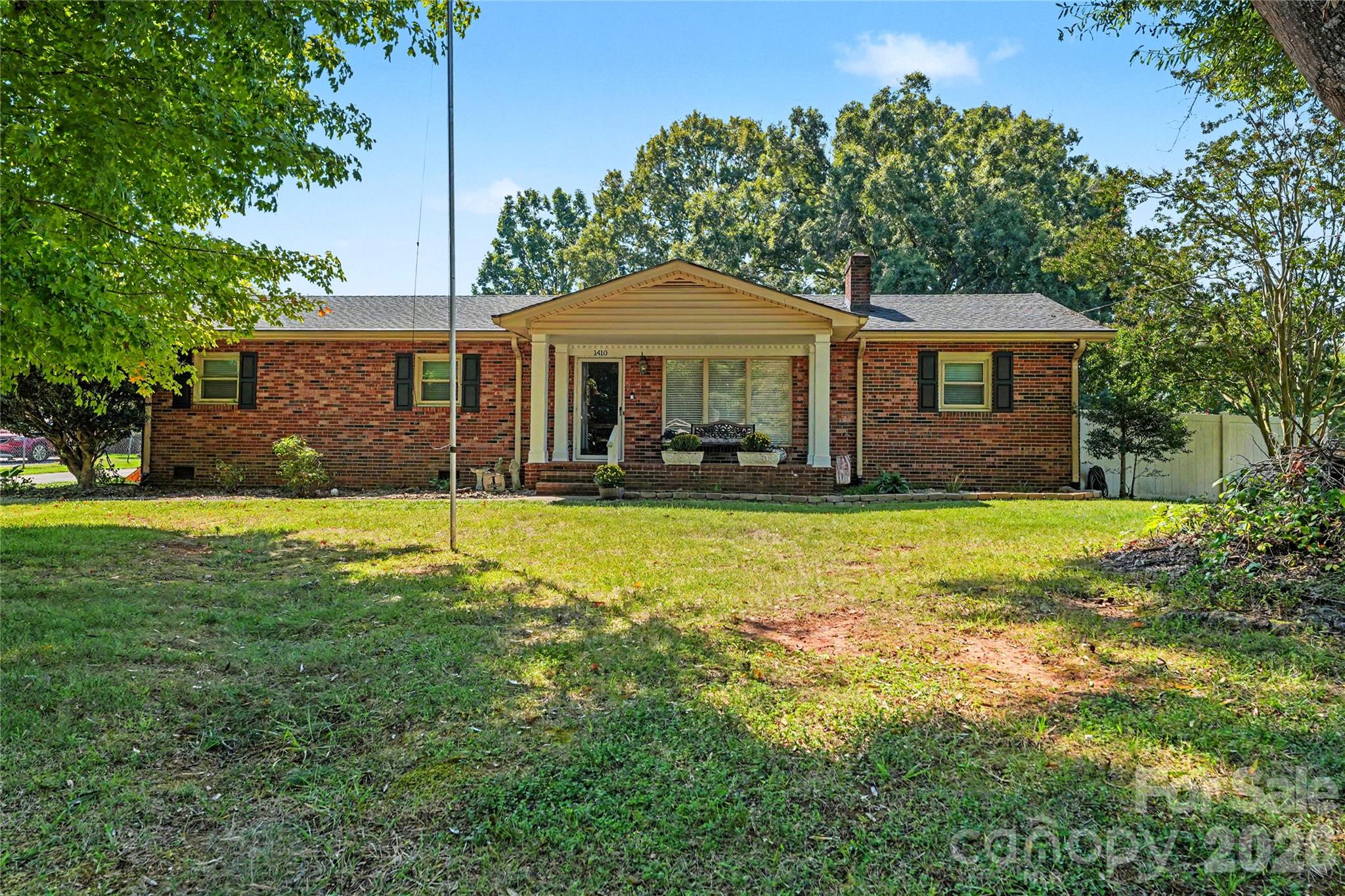 1410 36th Avenue Drive Property Photo 1