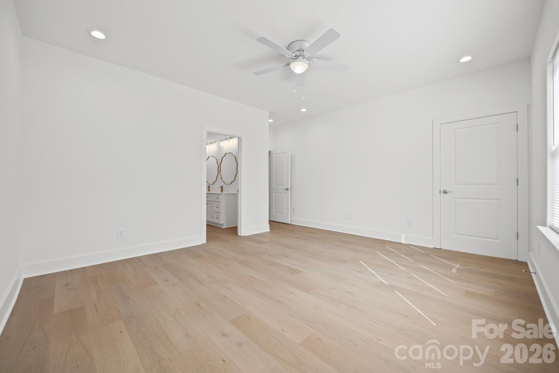 634 N Modena Street Property Photo 25