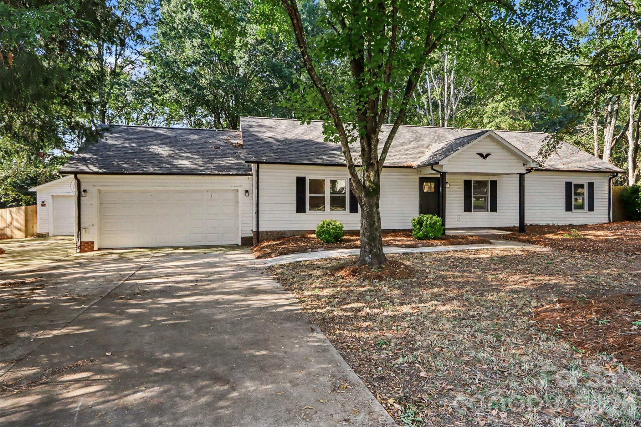 3758 Fieldcrest Circle Property Photo 1