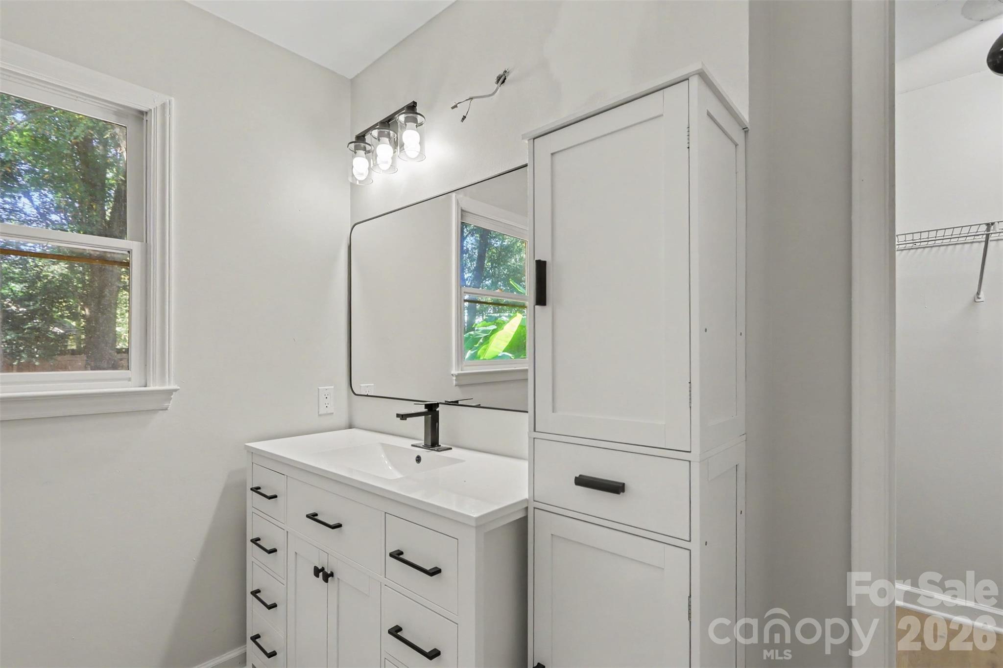 3758 Fieldcrest Circle Property Photo 7