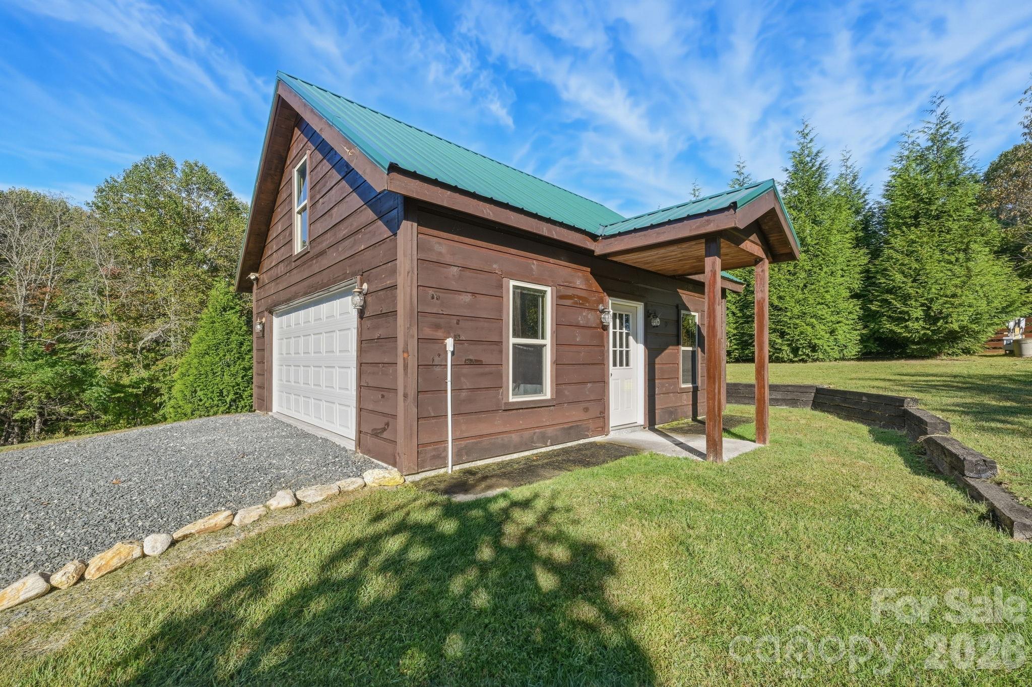 598 Valle Meadows Trail Property Photo 32