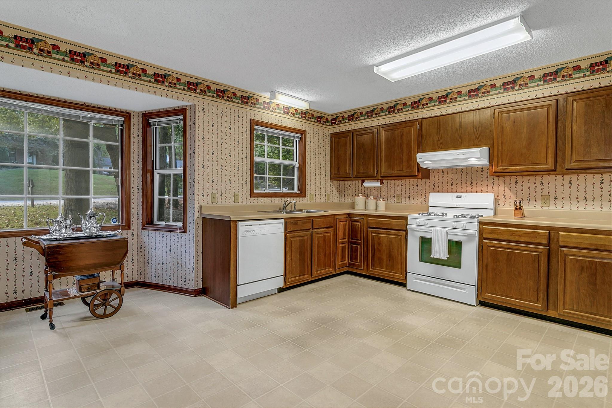 3111 Essex Path Property Photo 10