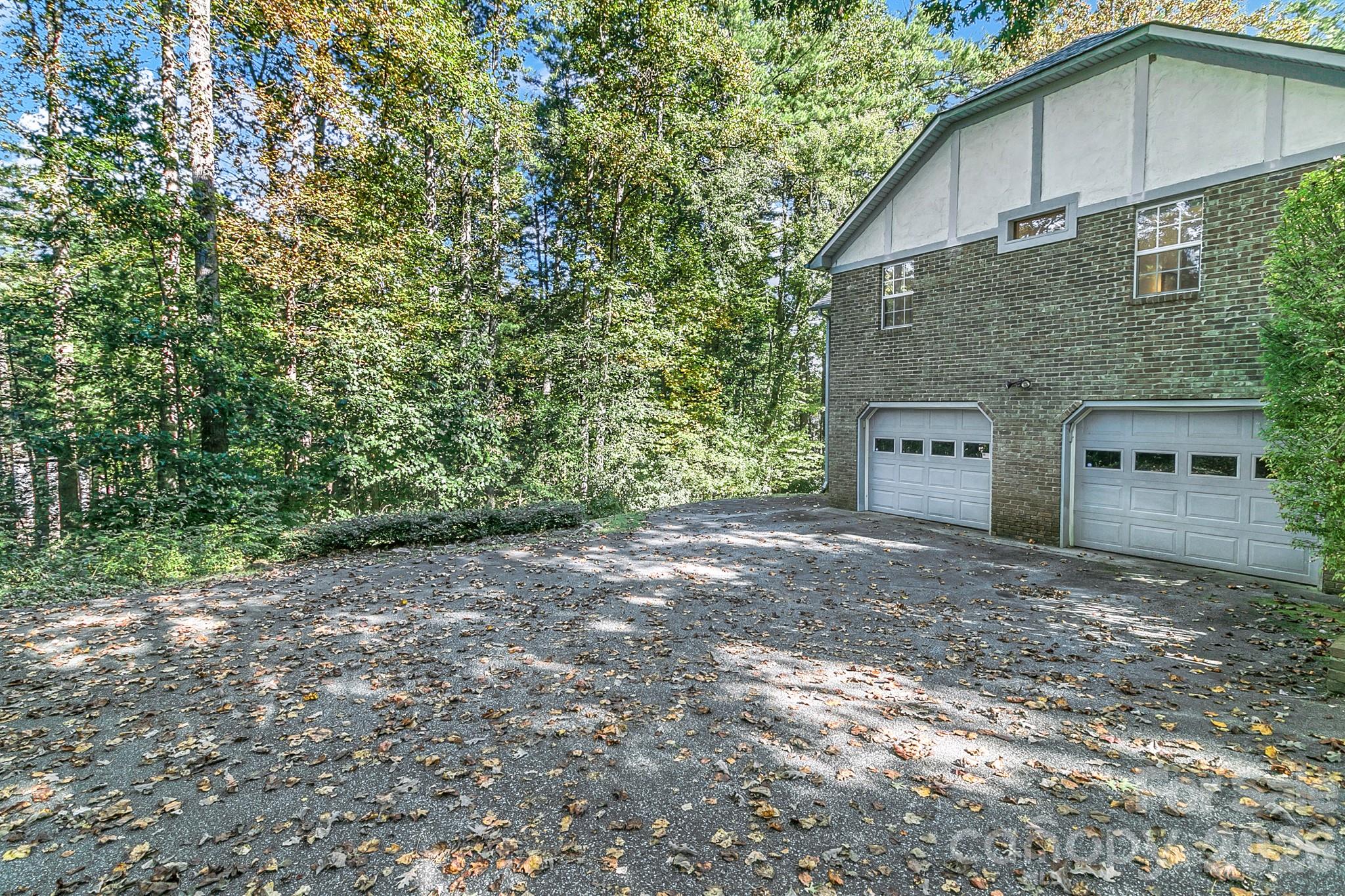 3111 Essex Path Property Photo 36